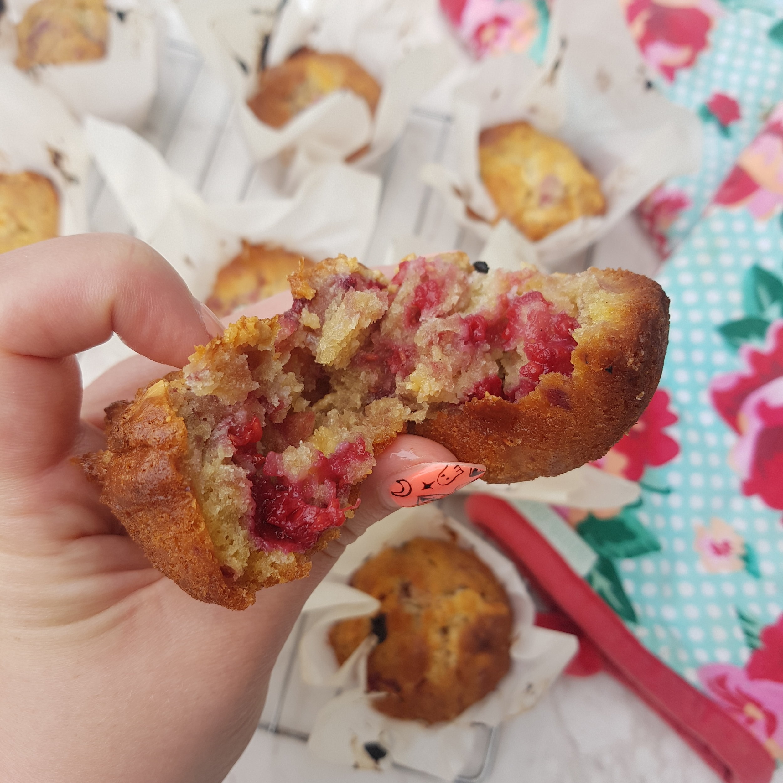 White Chocolate and Raspberry Muffins 