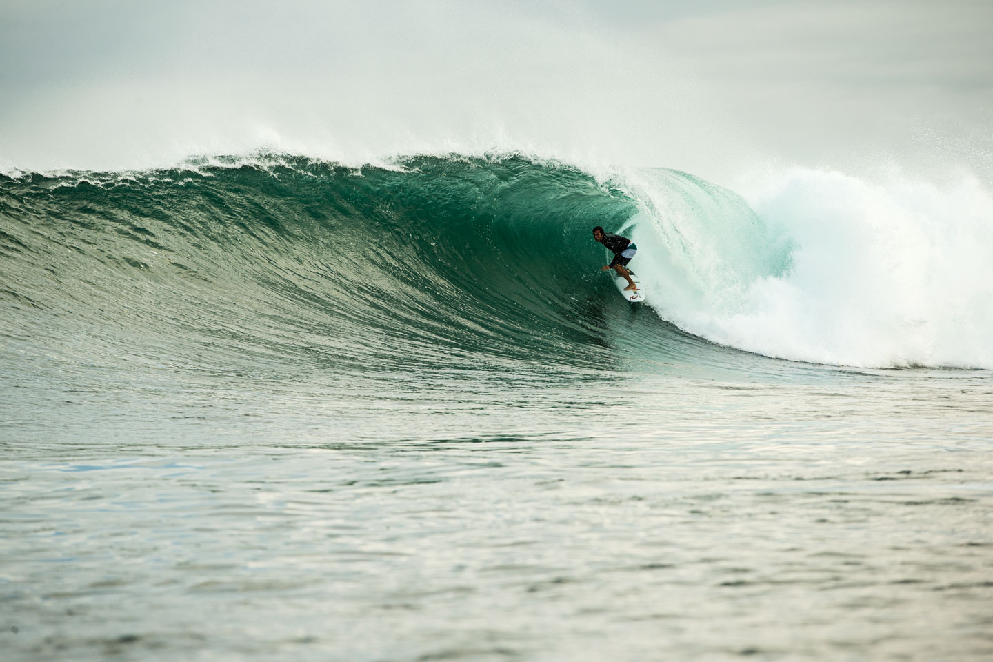 DILLON_SMITH_SURFING_GALAPAGOS_©WELSH368.jpg