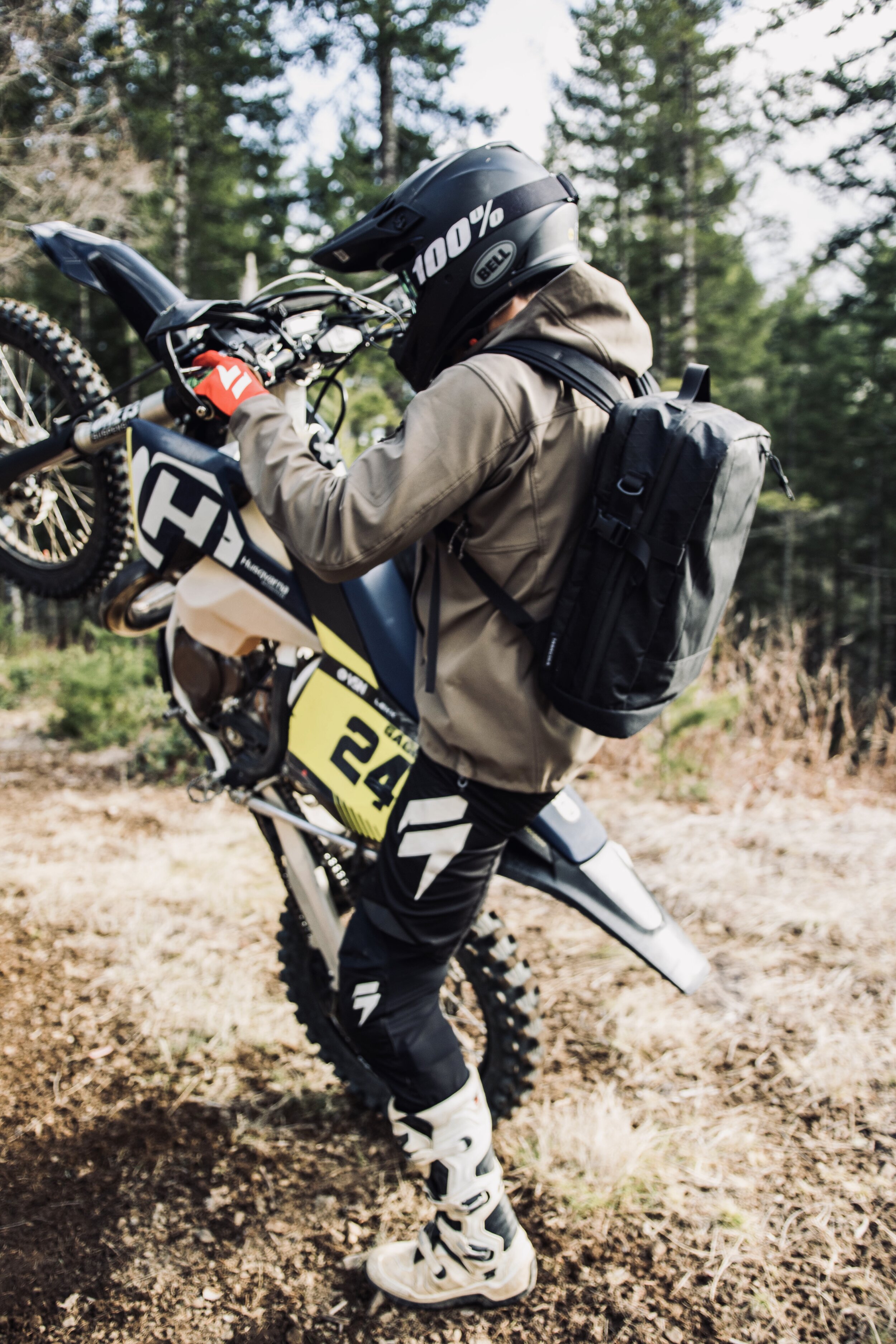 44EBB386-1C20-4CF2-B329-C63DF1F90139