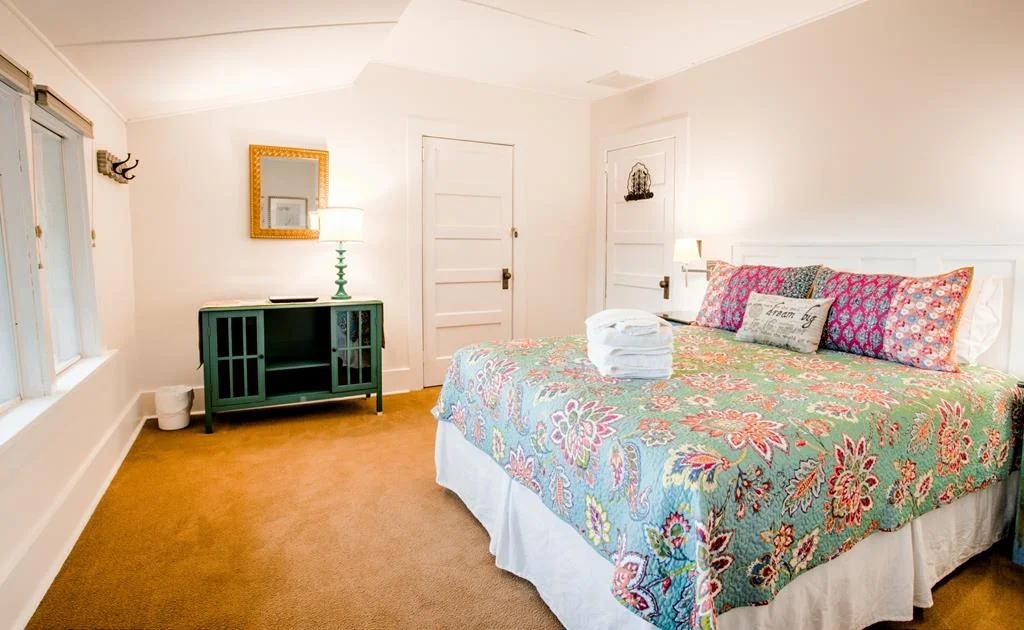 2nd Floor – Guest Room - King Bed w/shared Full Bath