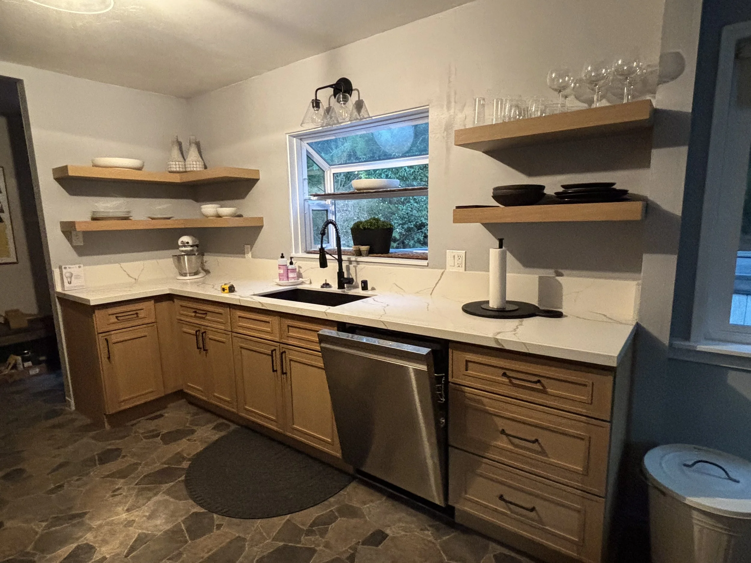 Traditional Kitchen Remodel by P&Y Kitchen Cabinets and Stones project photo