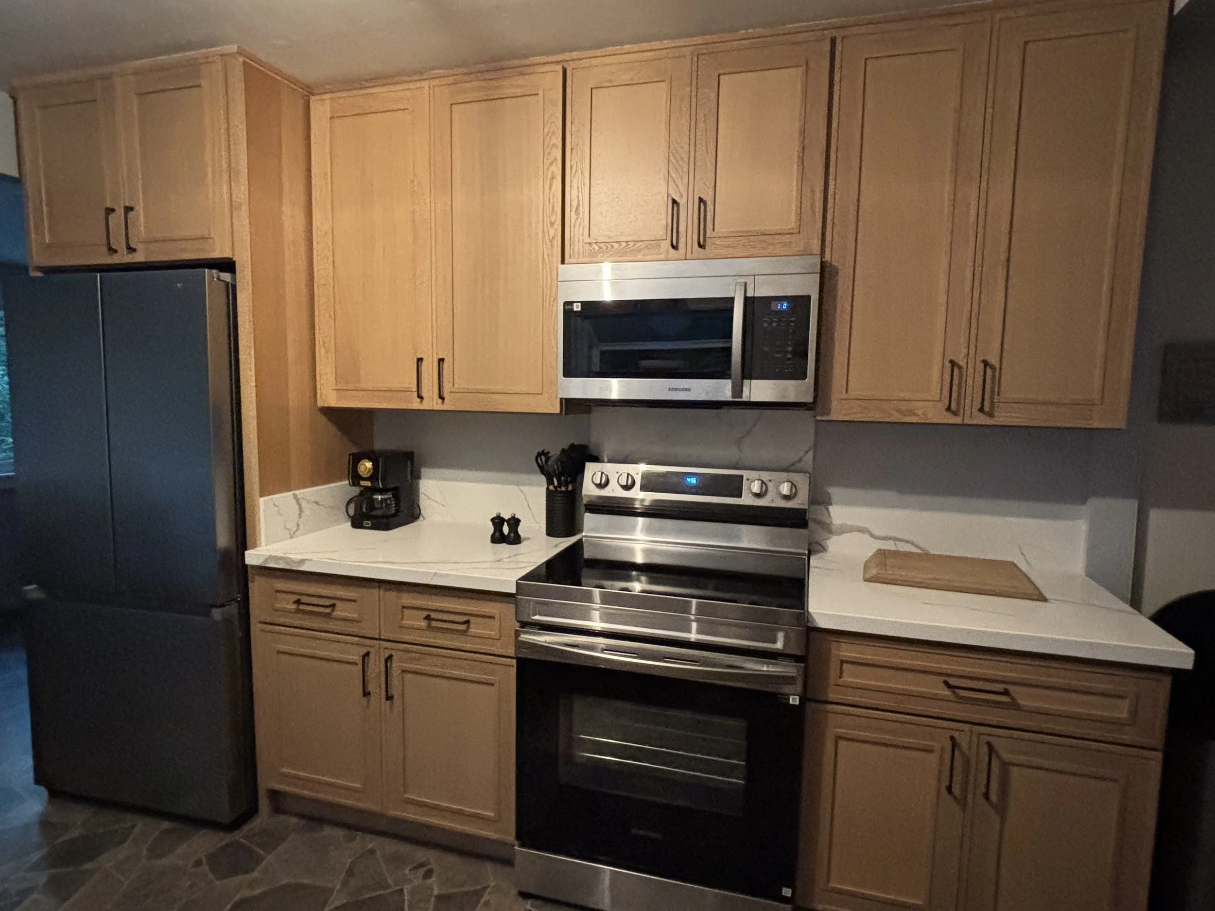 Traditional Kitchen Remodel by P&Y Kitchen Cabinets and Stones project photo 3