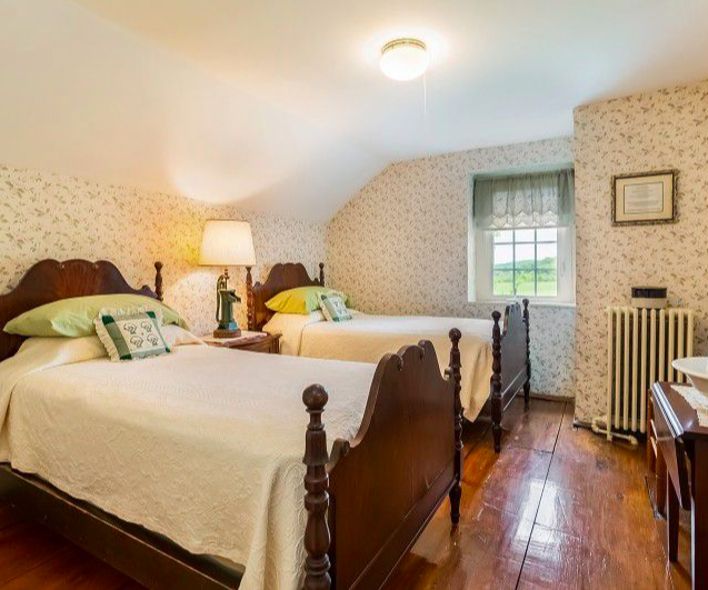 One of the two rooms available