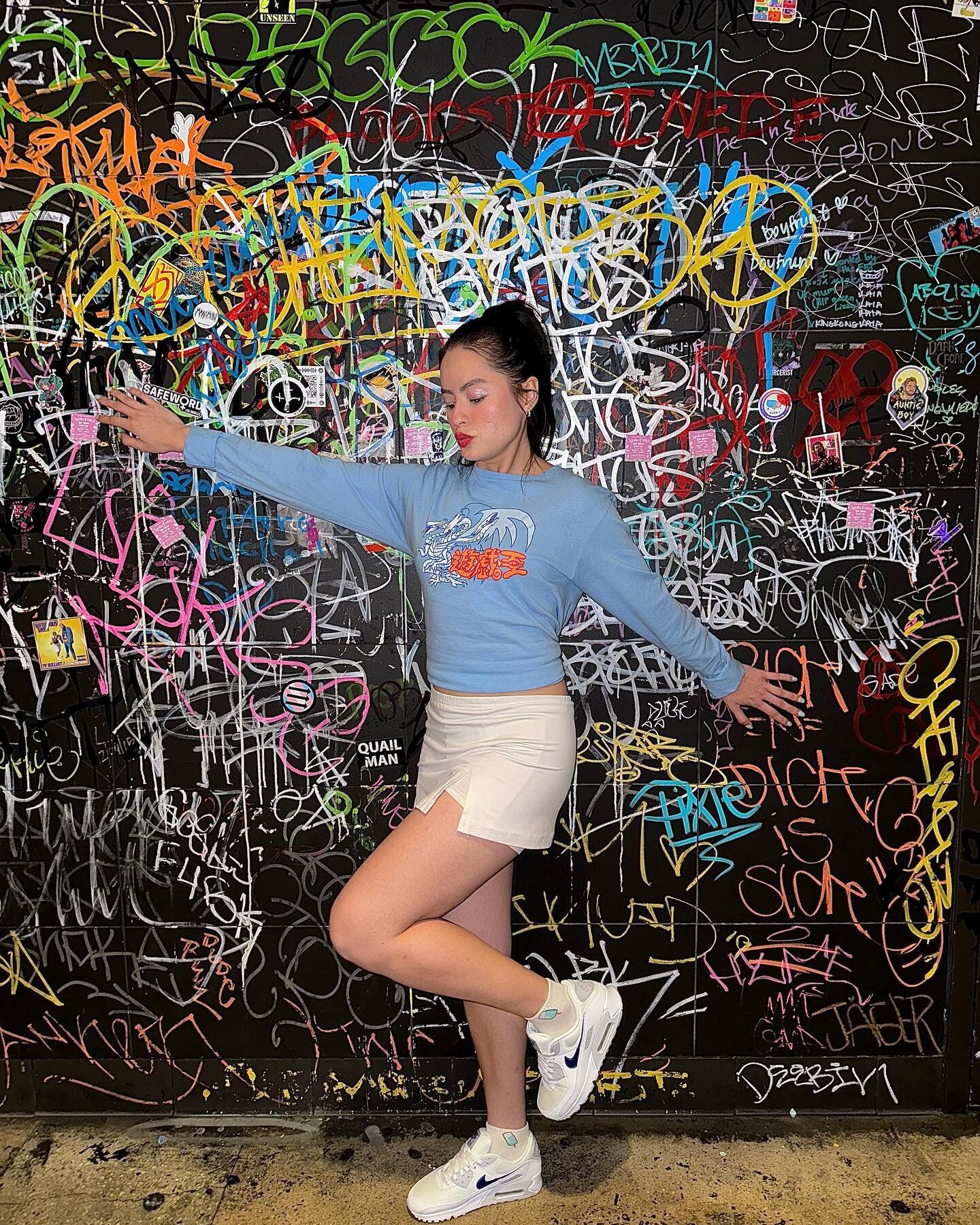 From my camera roll&mdash;

① graffiti bathroom @1720warehouse is so fun lol
② i love my bb blu chrome nails 
③ copped my blue eyes dragon sleeve from depop for $17
④ ✌🏻✌🏻 
⑤ 👍🏻👍🏻
⑥ the @psychictype you alone mashup always hits
➆ this is in my 