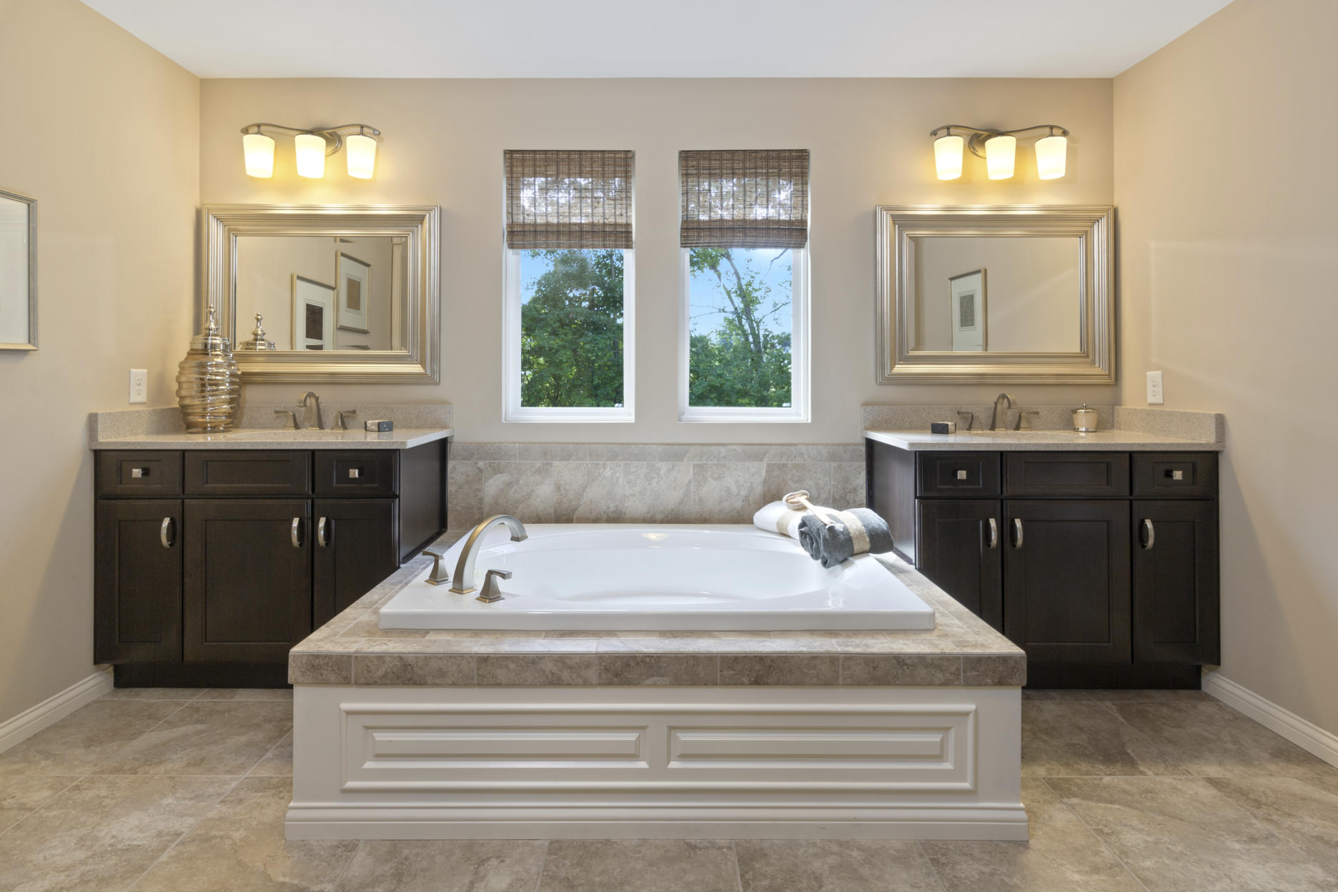 CRM-0003-00_Rowan_masterbath1.jpg