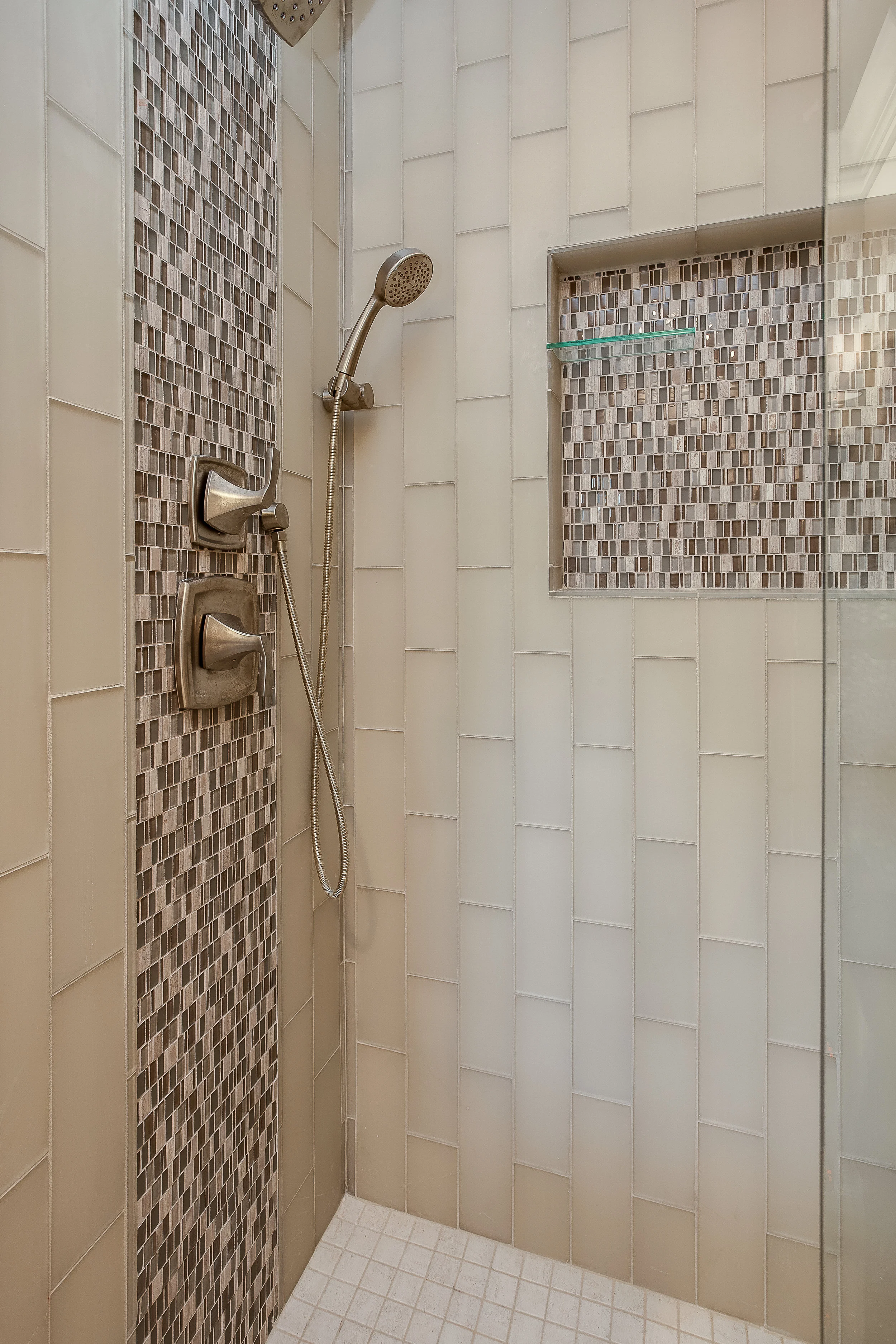 Master Bath-8.jpg