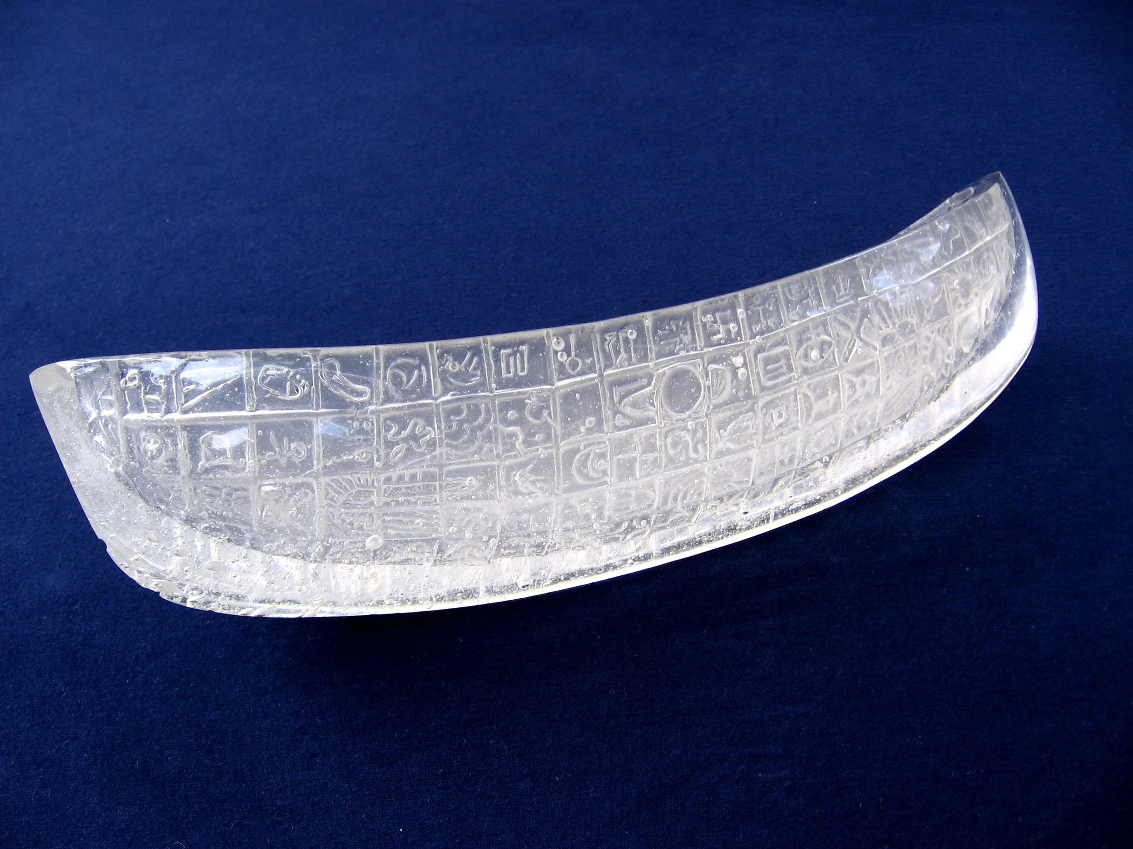 Boat- cast  Lead Crystal1994 31x8x8 cm.JPG