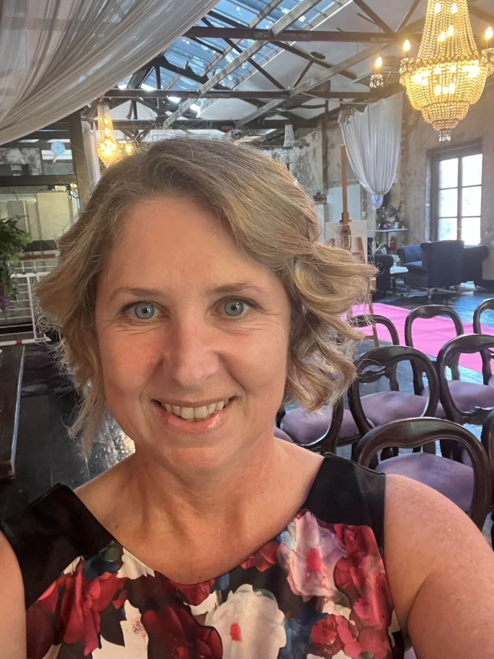 Trudy the Brisbane Celebrant at a Brisbane Wedding Venue before the Ceremony
