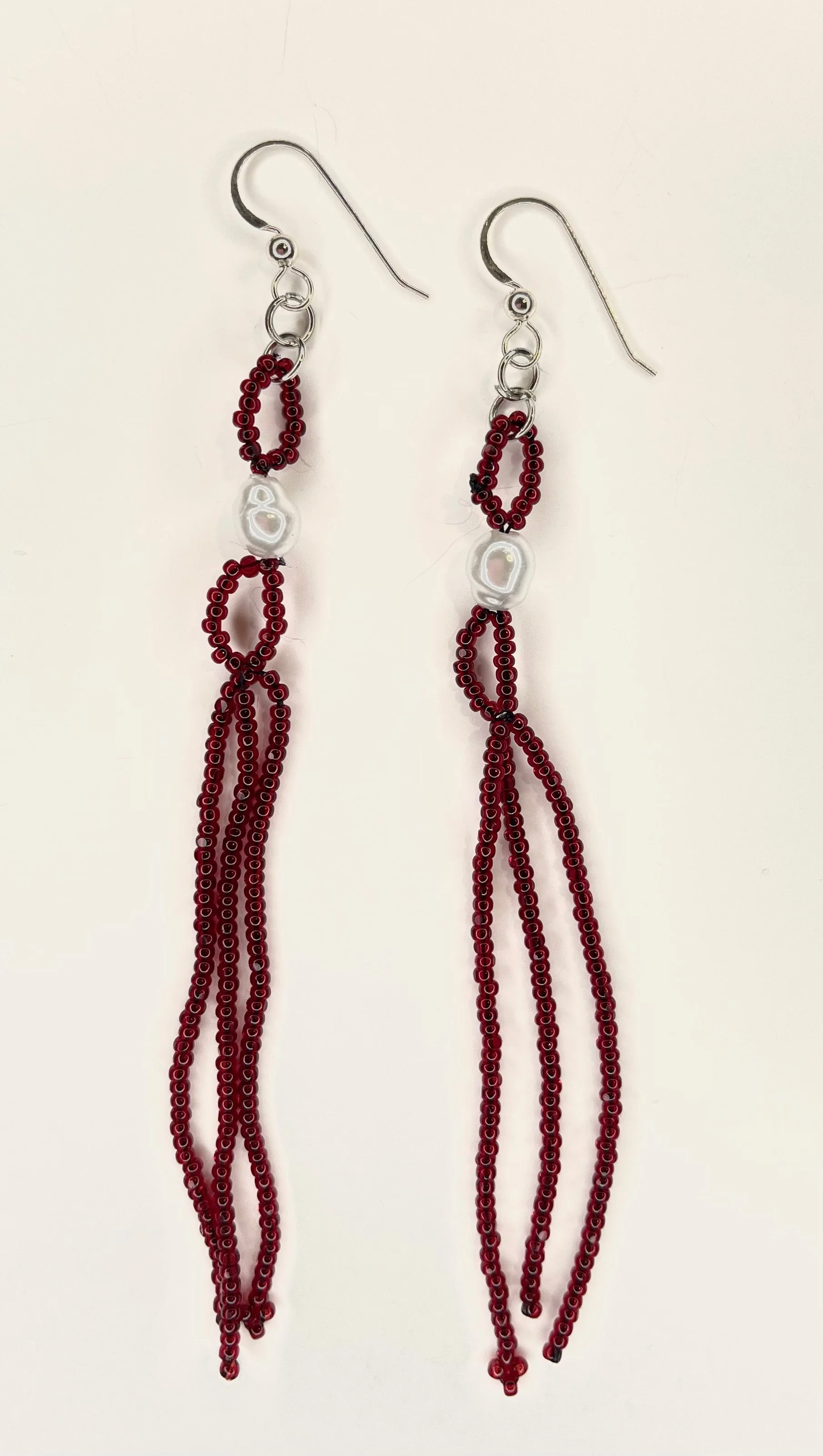 Single artifical pearl.jpg