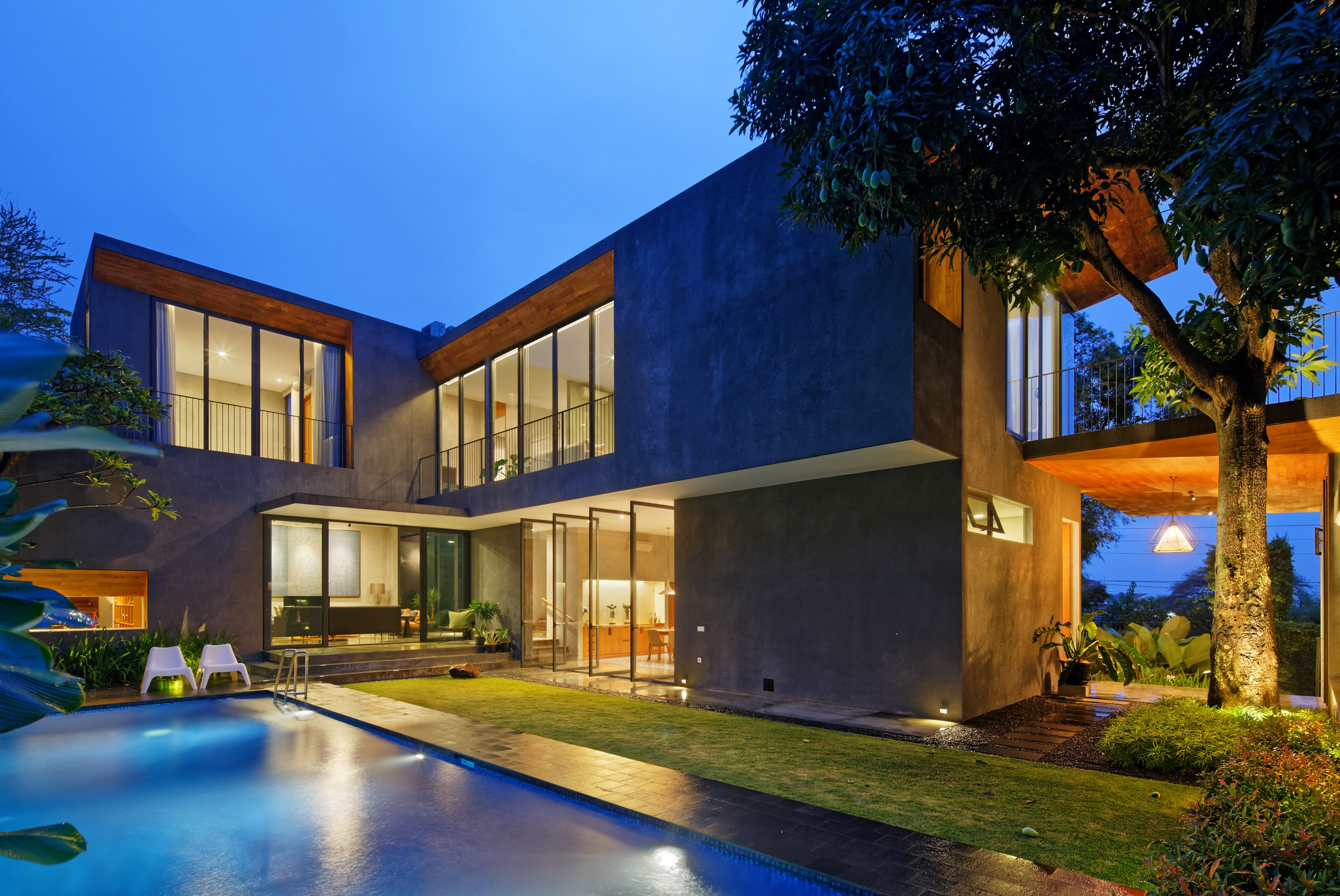house-inside-outside-tamara-wibowo-architecture-residential-indonesia_dezeen_2364_col_5.jpg