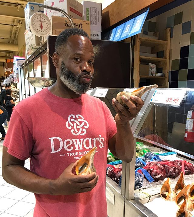@chefprimeval is thrilled about finding #conch who knows what he will do this delicacy for the summer 🤔
