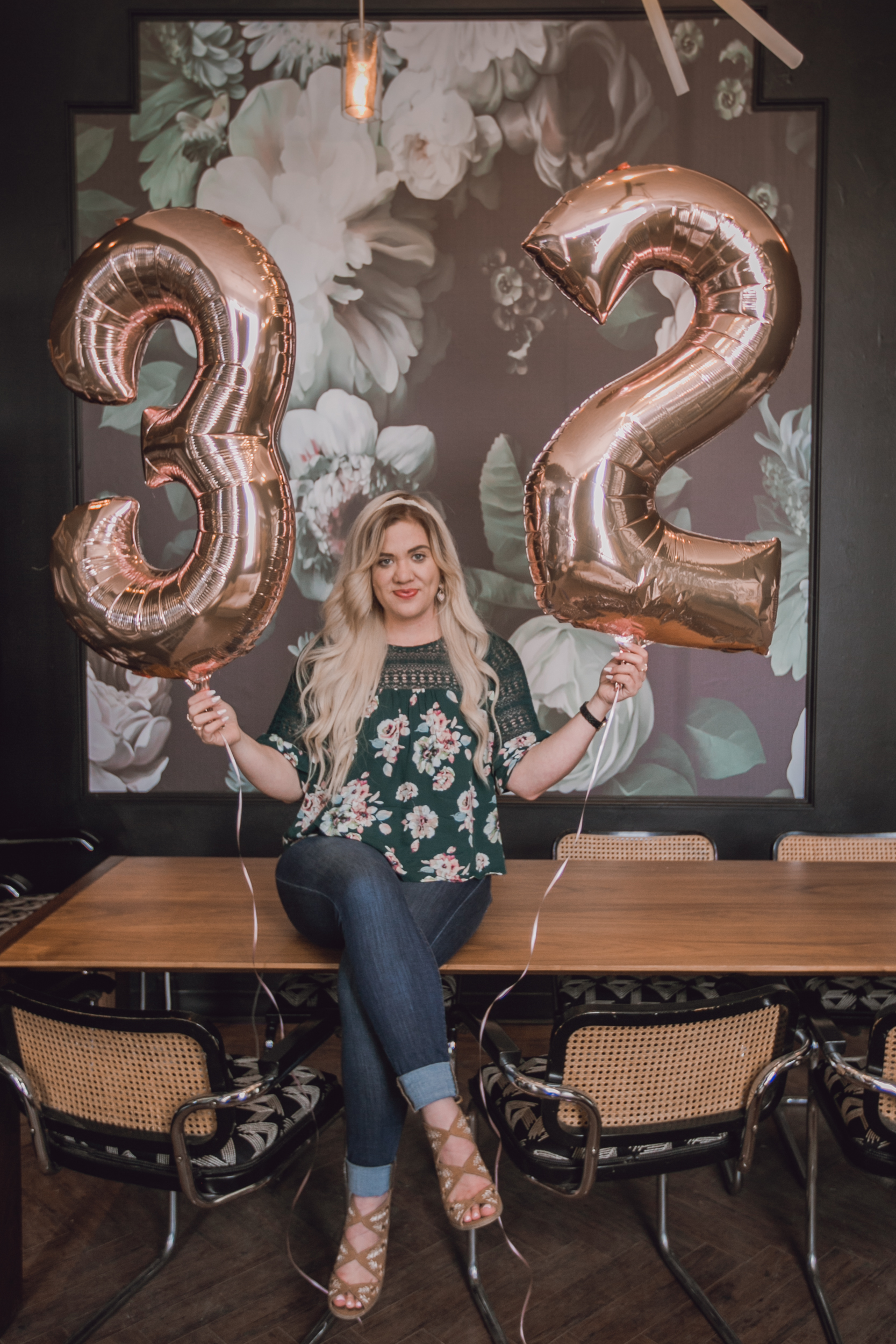 32 things i would tell my younger self, birthday shoot with number ballons, number balloons, rose gold number ballons-www.rachelsmak.com5.jpg