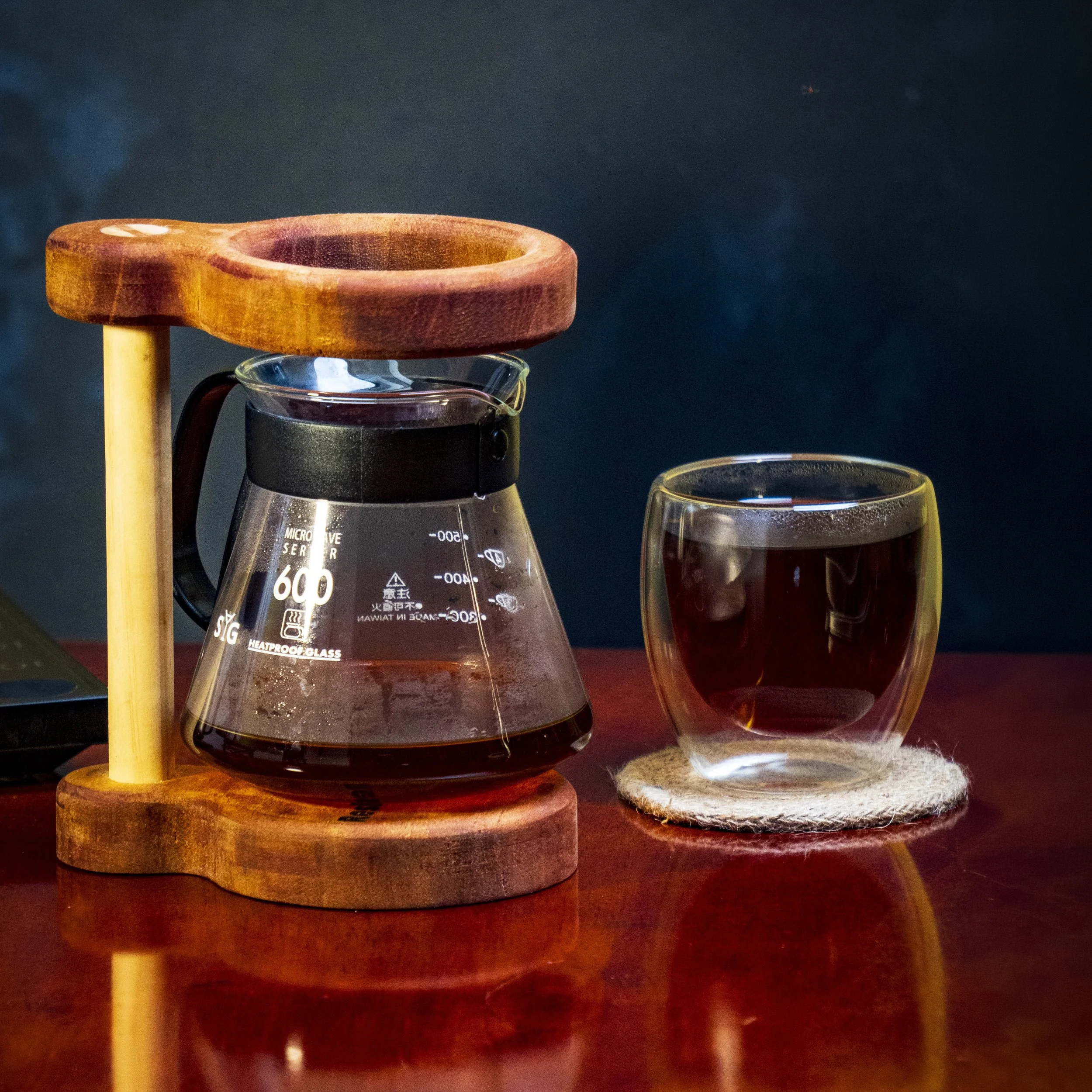 Base de Filtrado Versátil: Eje de Precisión Artesanal