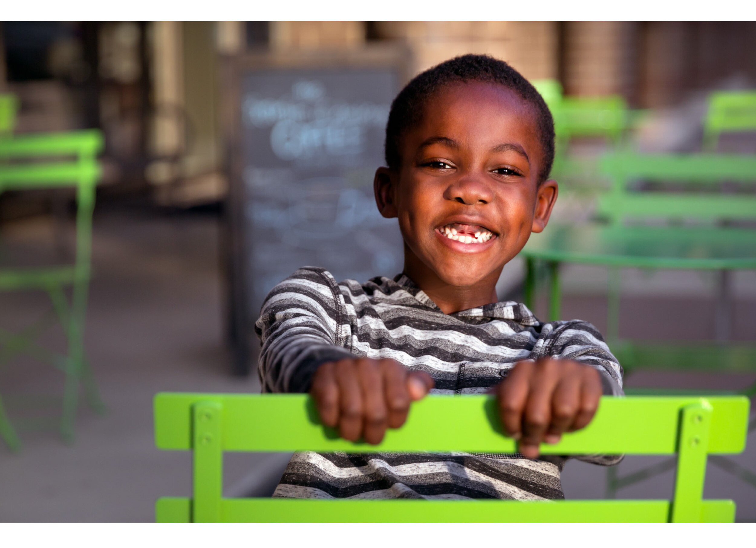 BrandPhotography-GreenChair.jpg