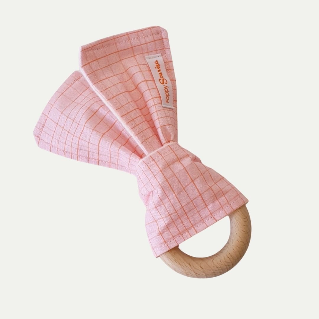 SENSORY RATTLE | PINK CROSS HATCH