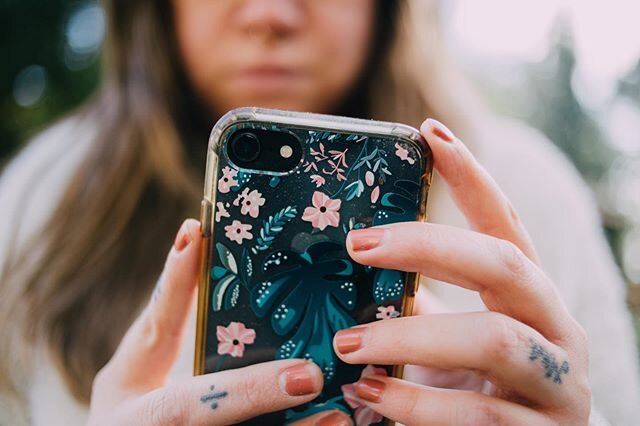 In a sea of phones comes the island of isolation. ⁣
⁣ 
As a visual artist Instagram can be so inspiring and it can also be so damming. Truly it has so much to do with my mental health... for me the more unhealthy I am the more I lean into my phone. T