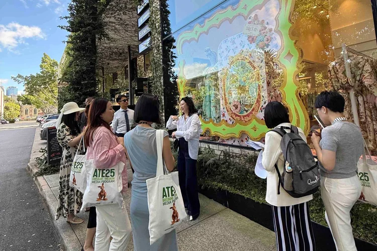 Incentive travel group on a Brisbane shopping tour with Spree with Me personal stylists