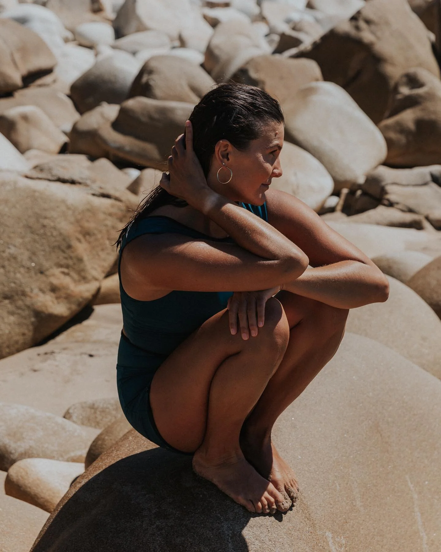 A couple of favorite moments amongst the rocks on a sun drenched morning for @thesaltsisterhood (who will be restocking their gorgeous pieces in a few weeks) and @lizzie_churchill &hearts;️ thankyou thankyou, a very lovely &amp; talented team. It&rsq