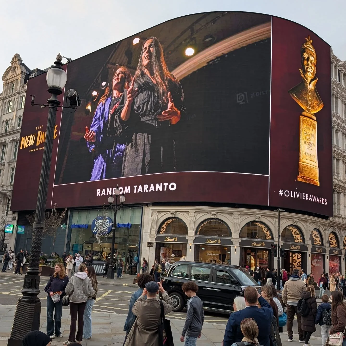 A quick trip out to Piccadilly Circus to see Dance Umbrella's Olivier Award nominated artist La Chachi on the big screen! Will be watching on BBC 2 on Sunday 12 April and cheering them on for the win!

#FreelanceLife #RandomTaranto #OlivierAwards #Da