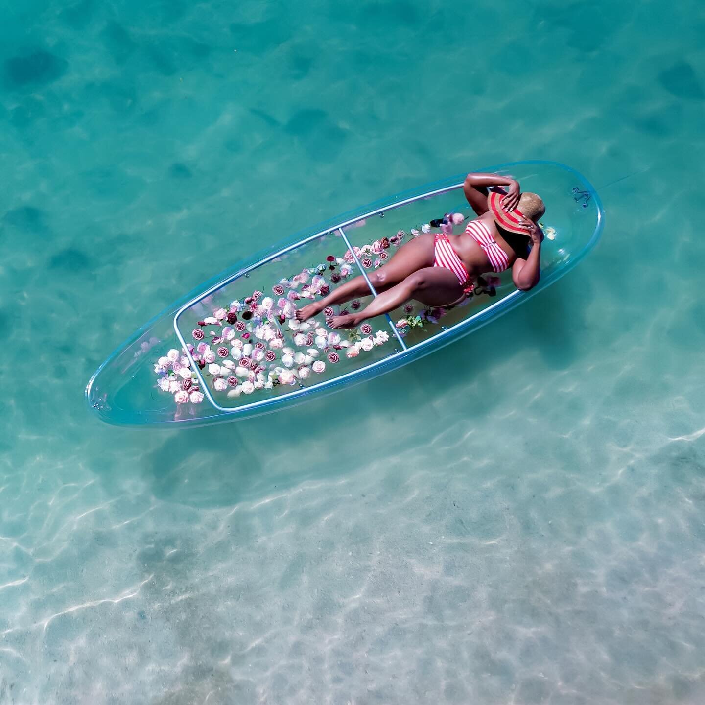 🌊✨ Discover the Magic of Clear Kayak Photoshoots at Ivy&rsquo;s Cove, Jamaica 🚣&zwj;♂️💑

Embark on an unforgettable adventure right at Ivy&rsquo;s Cove, our beachfront condos on the South Coast of Jamaica! 🏝️ Immerse yourself in the crystal-clear