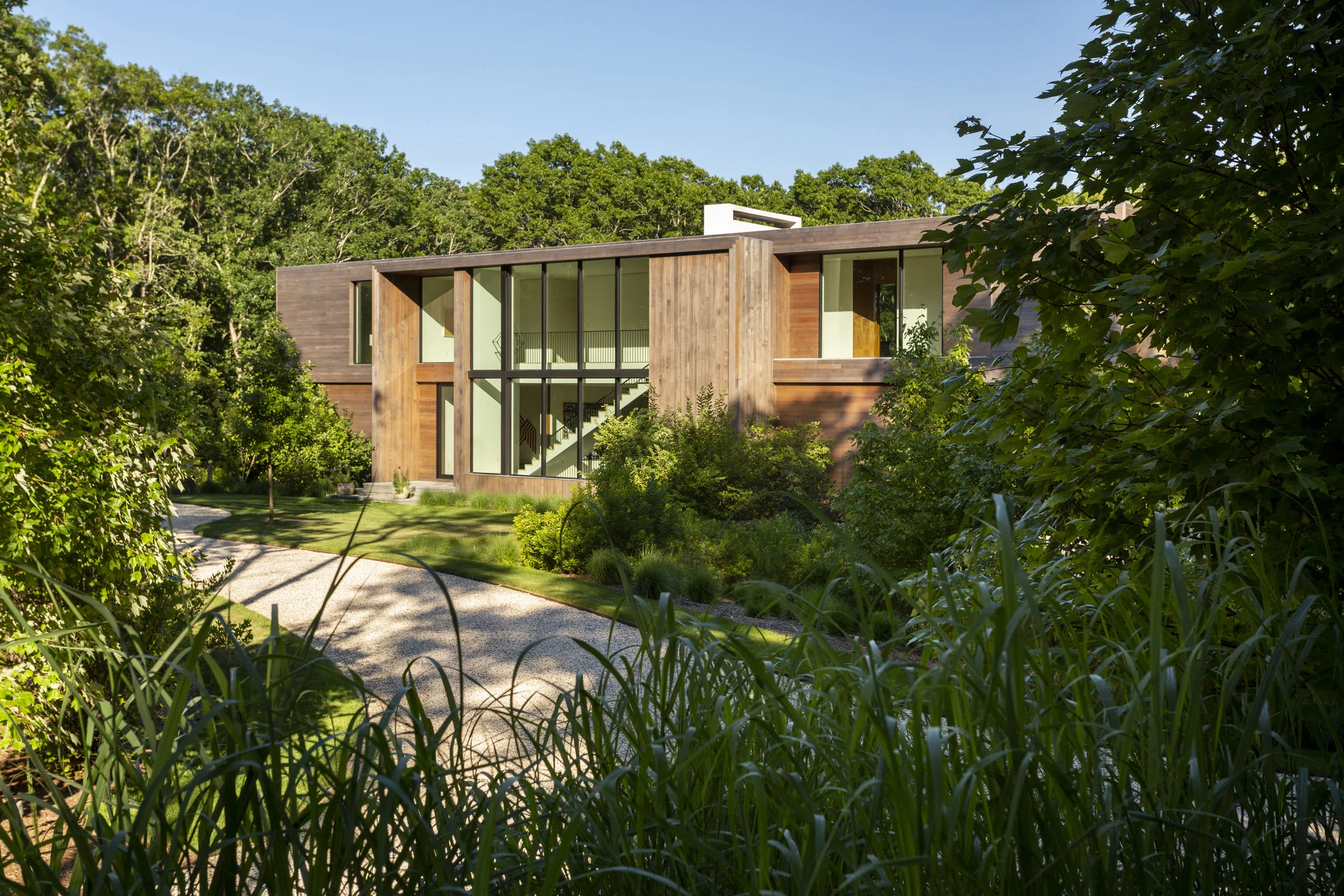 01_Old+SagHarbor+Rd_Front+View.jpg