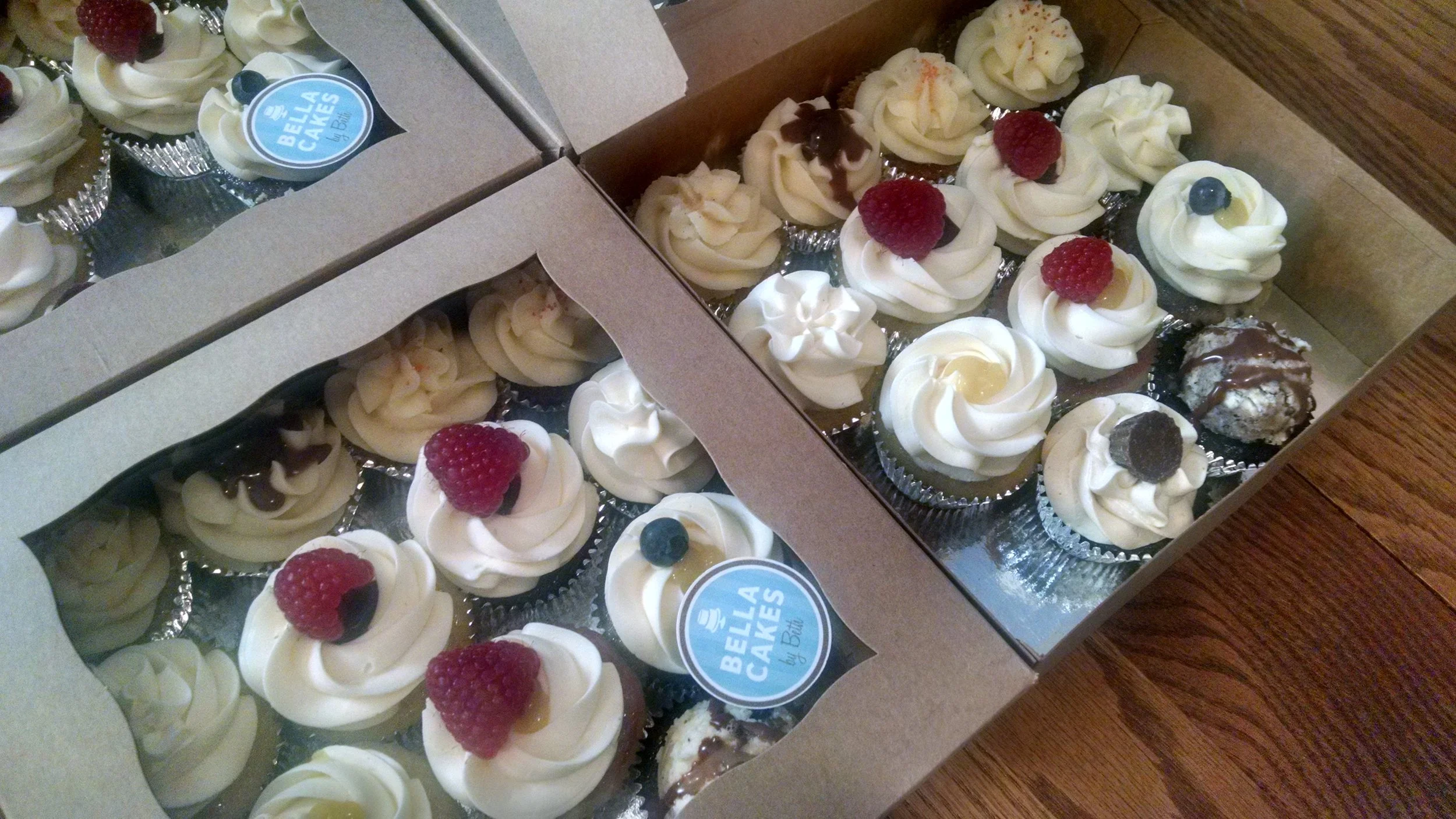 Bella sample box.jpg