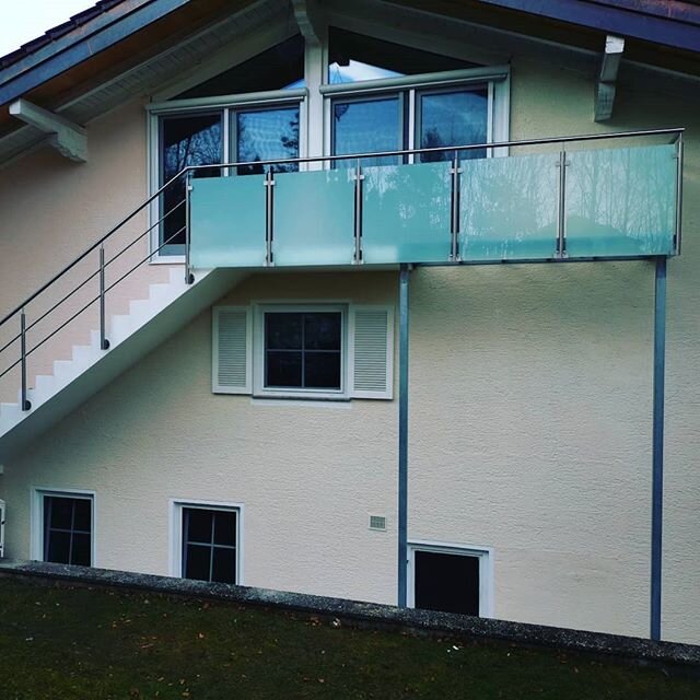 Balcony enlargement 🏖️ #balkonanbau #glasgel&auml;nder #reling # kombinierekombiniere #mw #Metallbauwidmann #Metallbau #sowerddesbeiunsgmacht #4inarow #endspurt #dezemberdeswahnsinns #topmannschaft #einfachgeil #urlaubnaht #bruddal #nurnochwpcdraufu