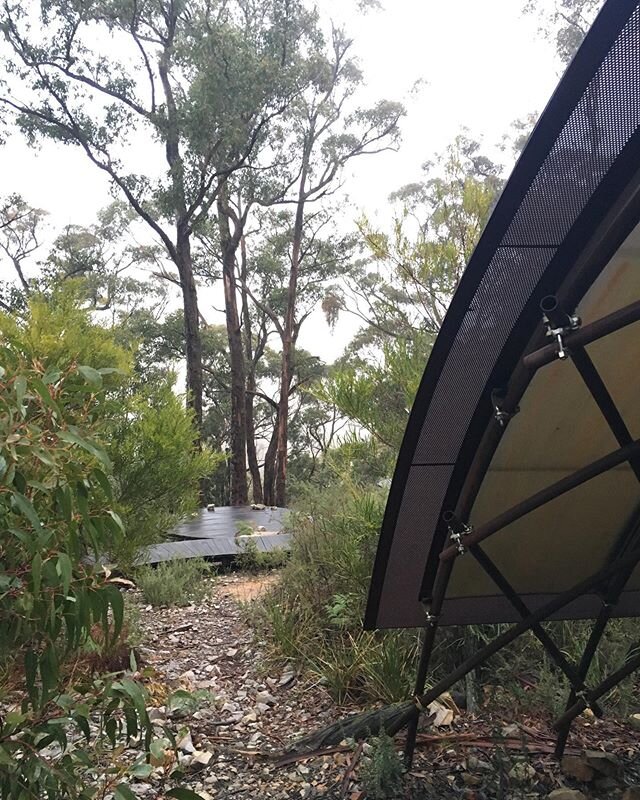BUGIGA:

The Bugiga Hiker Camp was designed by @seangodsellarchitects after being commissioned by Parks Victoria to design the first tailor made campsite for the new Grampians Peaks Trail.

The walk-in campsite features a central shelter and raised b