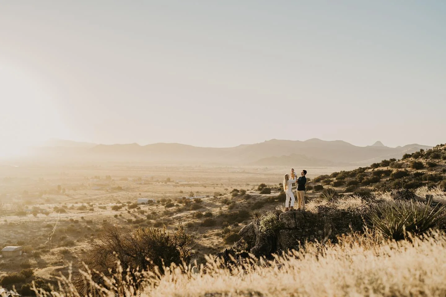 Beautiful morning shoot with the cutest family in Alpine, TX. 💛 I might be slightly biased.