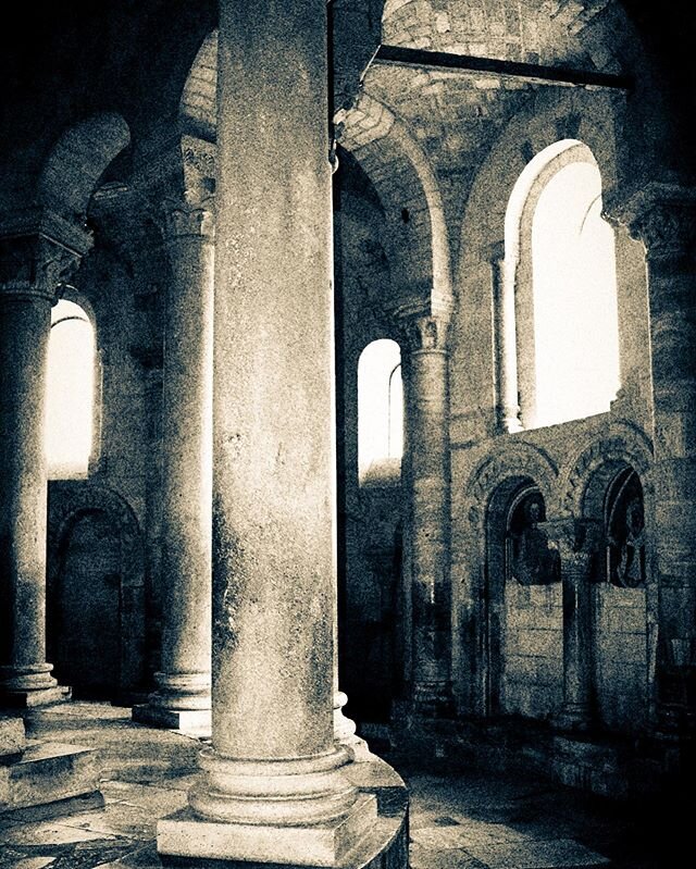 Three Windows, Abbazia di Sant&rsquo;Antimo, 2018. 
#sepia #sepiaphotography #bnwphotography #photooftheday #italy #tuscany #justenahren