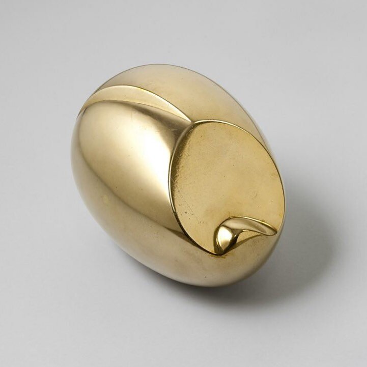 Inspiration

&lsquo;The Newborn version I&rsquo;
Constantin Br&acirc;ncuși
1920 (close to the marble of 1915)
.
.
.
#inspiration #inspo #constantinbrancusi