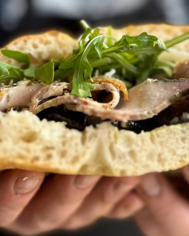 Have you tried this Tuscan chefwich? Tell us your thoughts! ✍️

May&rsquo;s chefwich is by Lardo&rsquo;s own Kyle Anderson @butcherpdx, our FatBack Kitchen chef/kitchen manager. He&rsquo;s baking his own bread, roasting porchetta&mdash;and slicing it