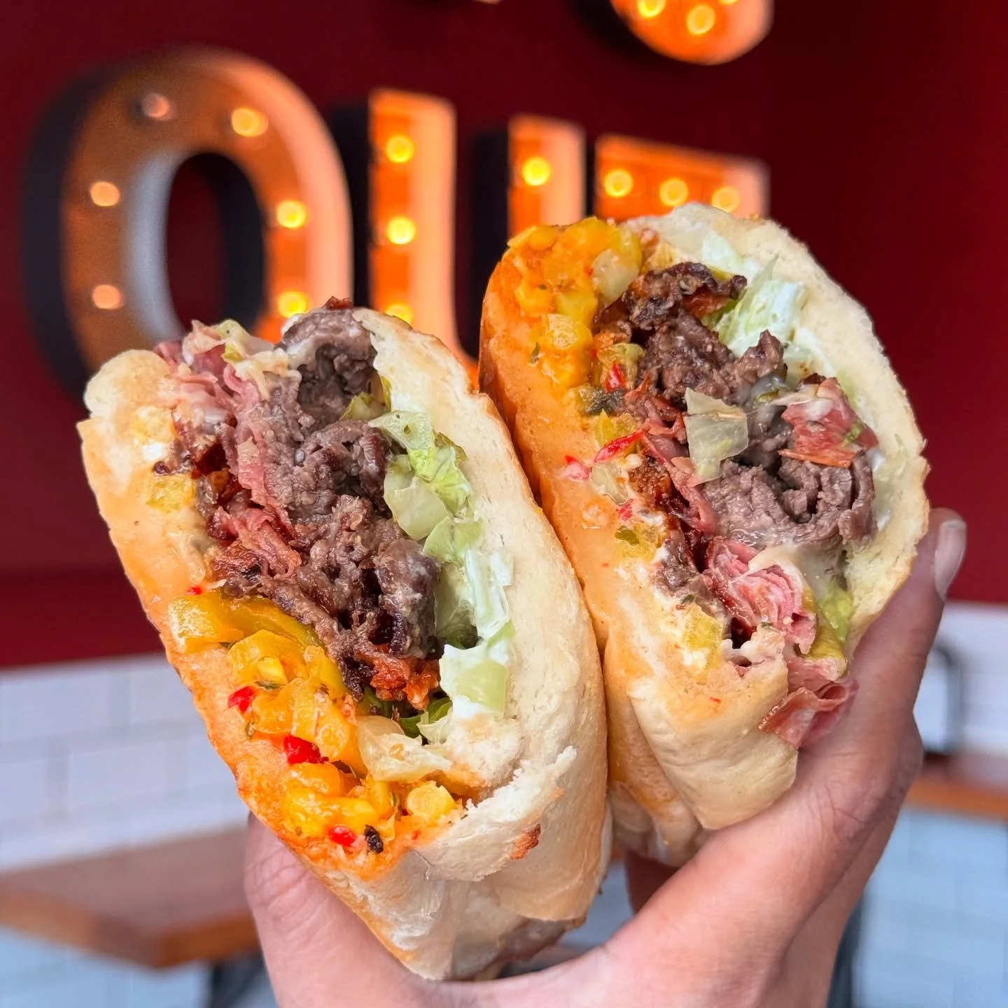 Forget meal prep, forget &ldquo;Meatless Monday&rdquo; (we don&rsquo;t know her) it&rsquo;s time to sink your teeth into something legendary. 💪🏻 🥩 Have you met our Bronx Bomber yet? 💣 ✨ 

Shaved steak, fennel salami, provolone picante, marinated 