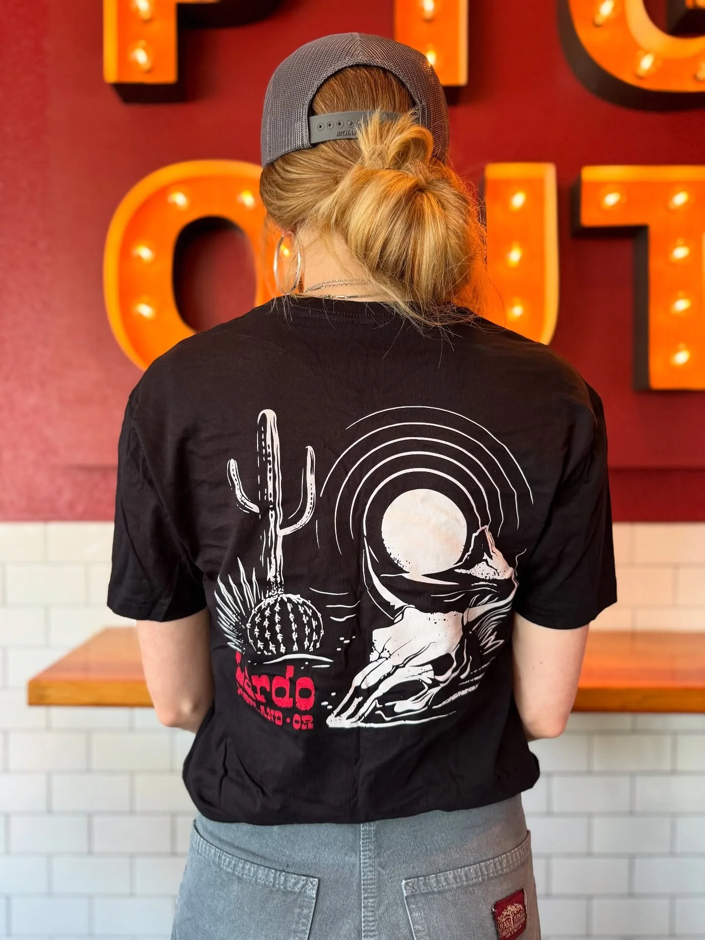 Hey Friends! 🫶🏻 Come by the rest of December, buy a $50 gift card and get a free Lardo shirt! 🥪 ✨ IT MAKES A GREAT LAST MIN HOLIDAY GIFT! 🎁😉 We are open regular hours today from 11am-10pm. &hearts;️🎄 
&bull;
&bull;
&bull;
#pdxnow #pdx101 #pdxea