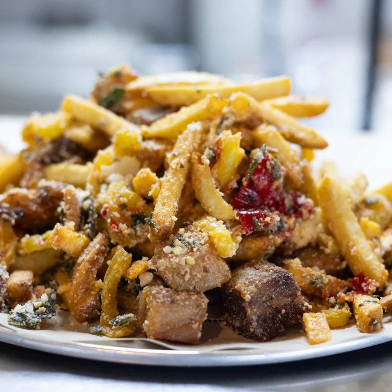 We all agree Lardo&rsquo;s dirty fries are elite. 🍟✨
But what sandwich are you grabbing to go with them at @lardopdx? Let us know in the comments down below. AND get ready for Sandwich week in just a couple of days! 😮 🥪 ✨ 
&bull;
&bull;
&bull;
📸: