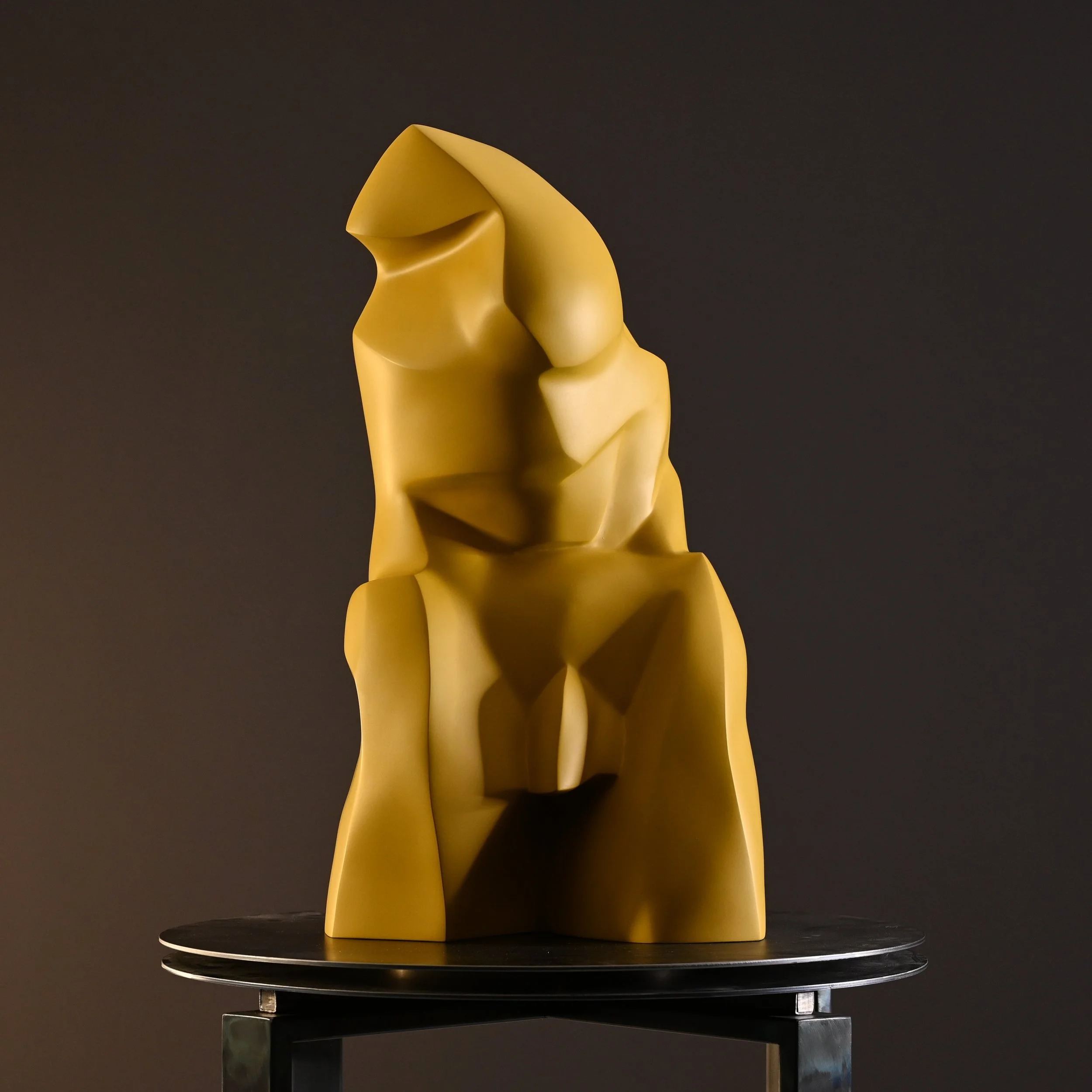 KellyRobert_Liberation of Truth.2023.Terra Cotta e Smalto_63.5x37x30cm(3).jpg