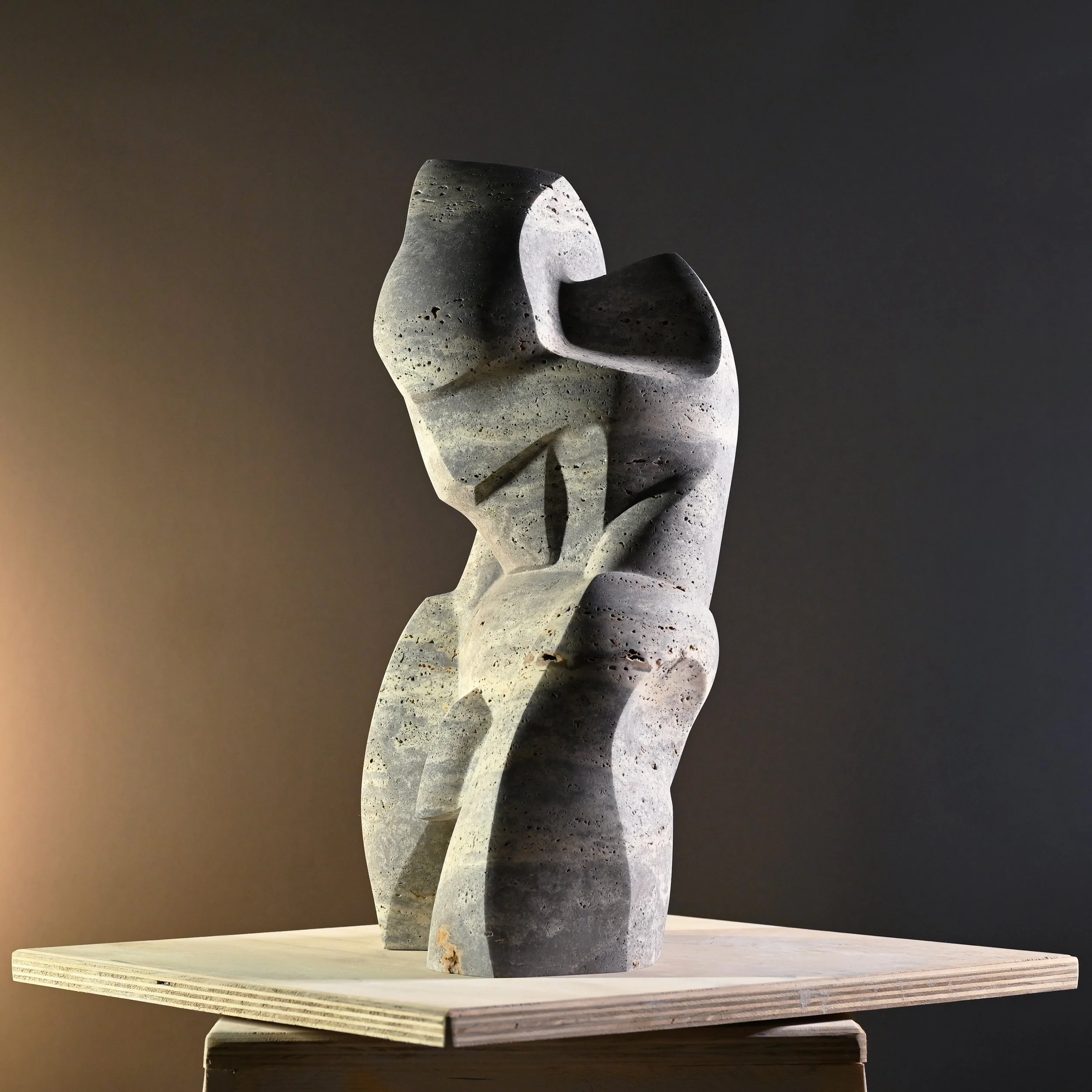 KellyRobert_Liberation of Truth.2024.Travertino Argento_63x37x30cm(1).jpg