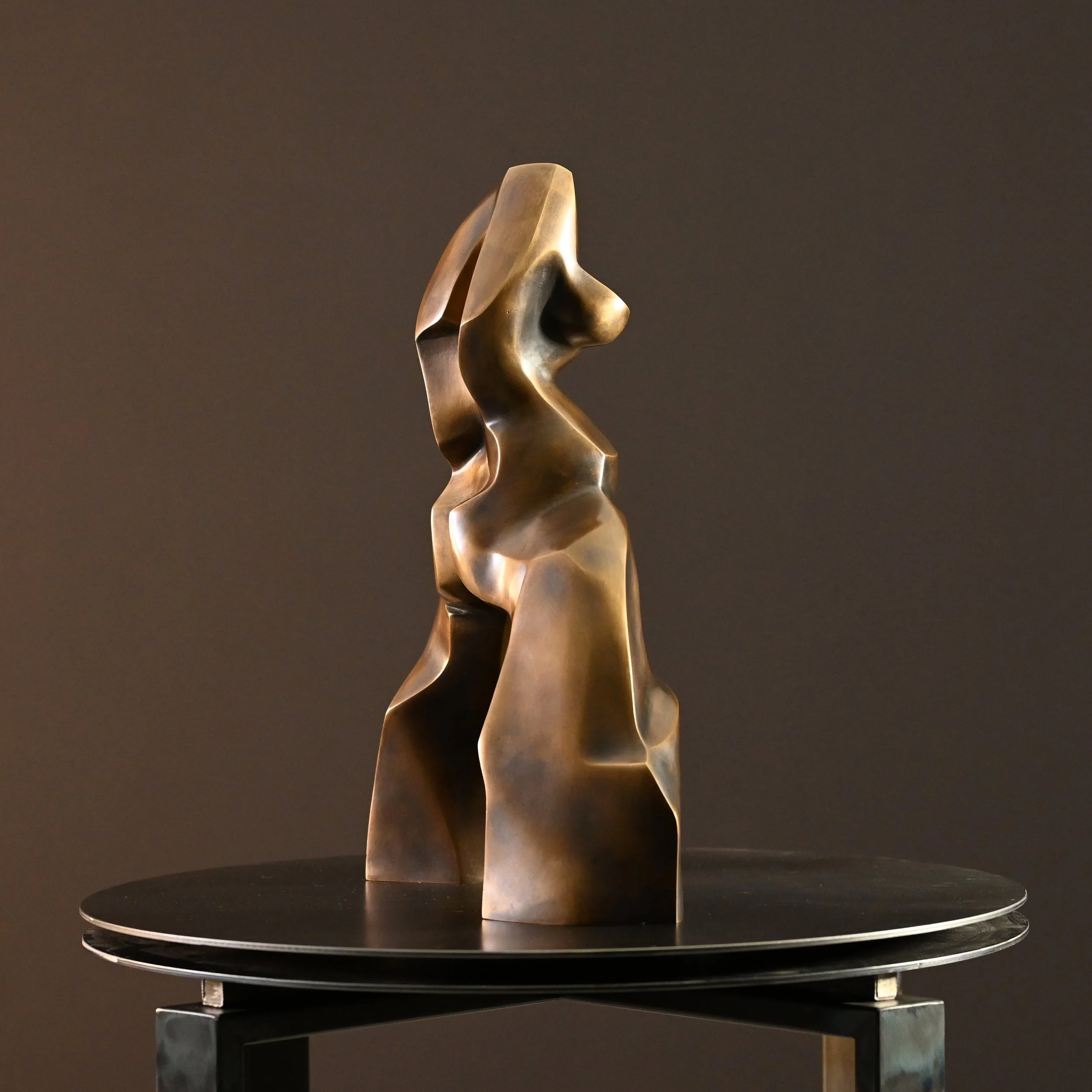 KellyRobert_Manifesting the Void.2024.Bronze.46x40x14cm(6).jpg