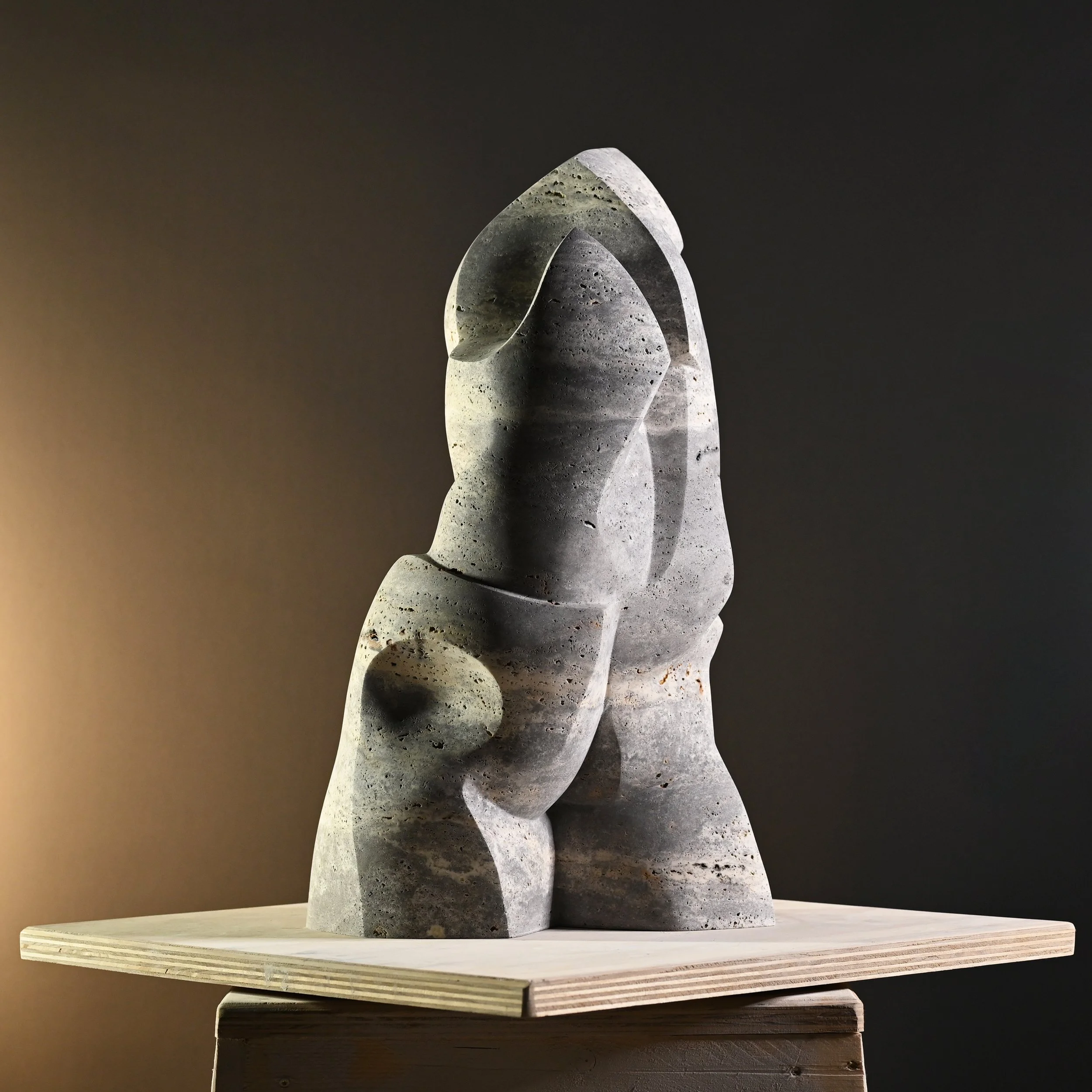 KellyRobert_Liberation of Truth.2024.Travertino Argento_63x37x30cm(5).jpg