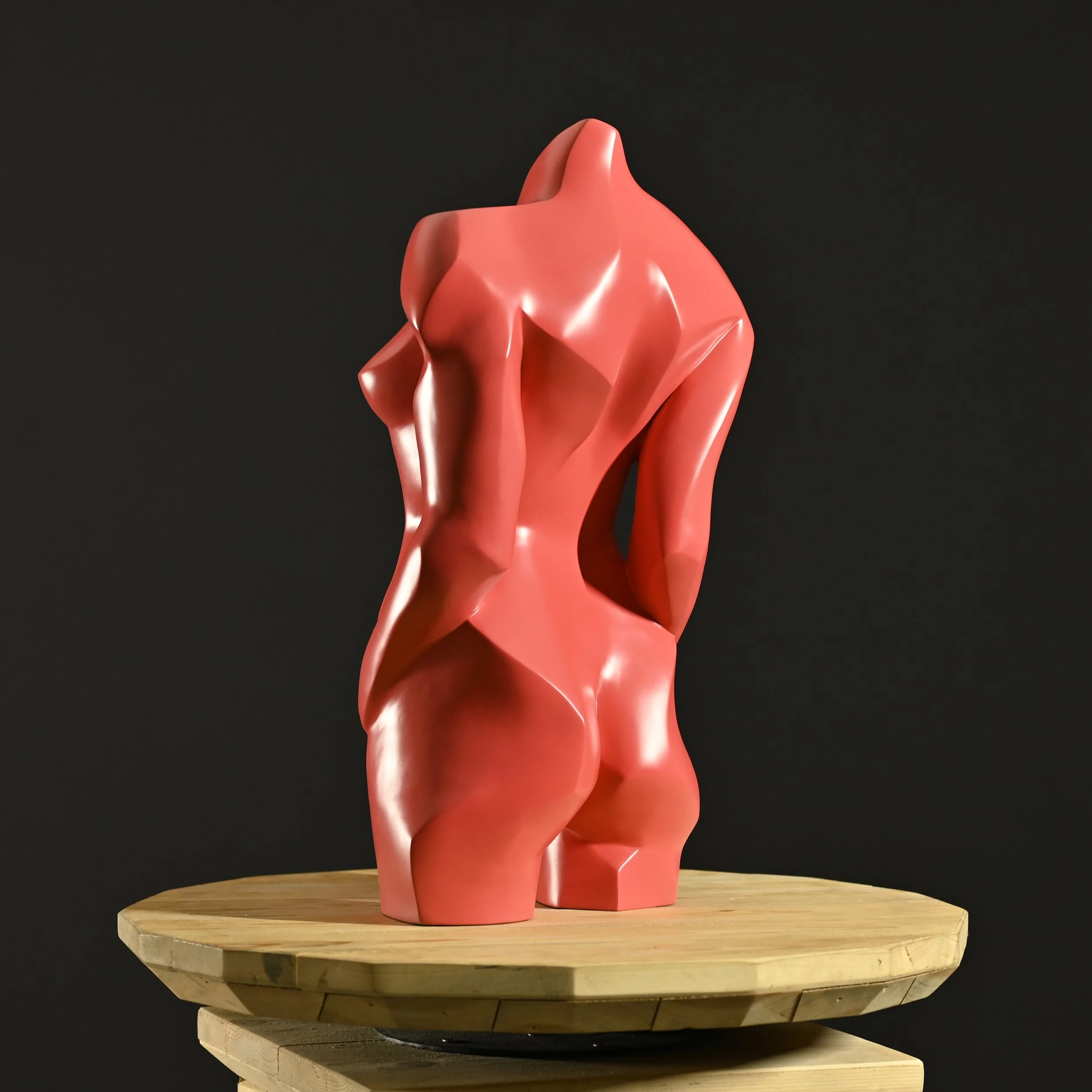 KellyRobert_Innocens.2023_54x29x20cm.terra cotta and enamel(4).jpg