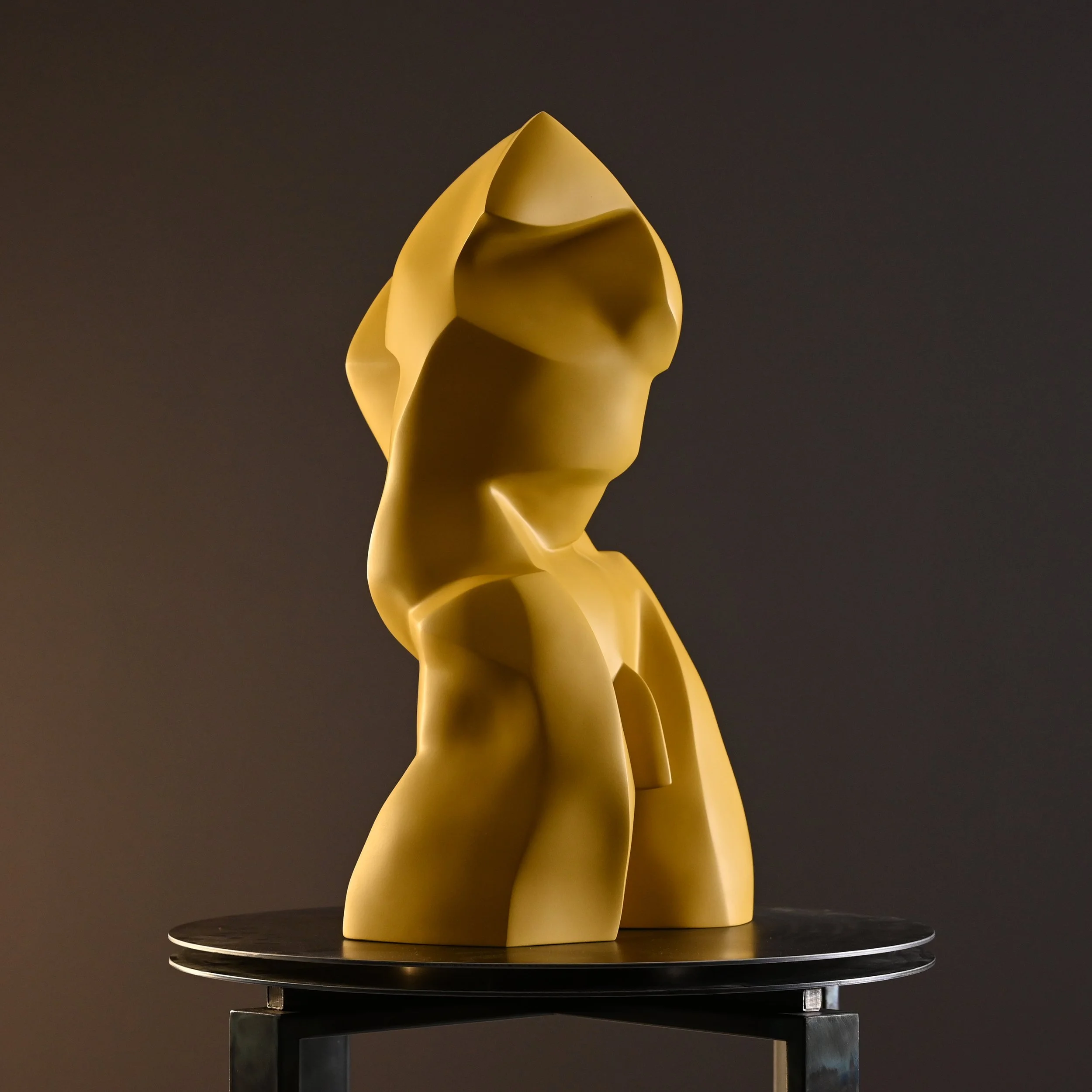 KellyRobert_Liberation of Truth.2023.Terra Cotta e Smalto_63.5x37x30cm(4).jpg