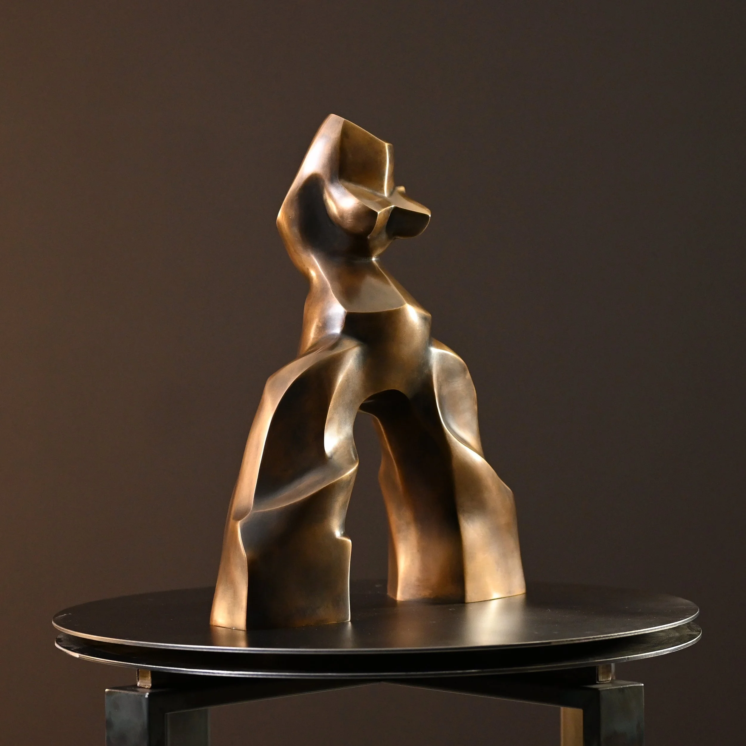 KellyRobert_Manifesting the Void.2024.Bronze.46x40x14cm(1).jpg