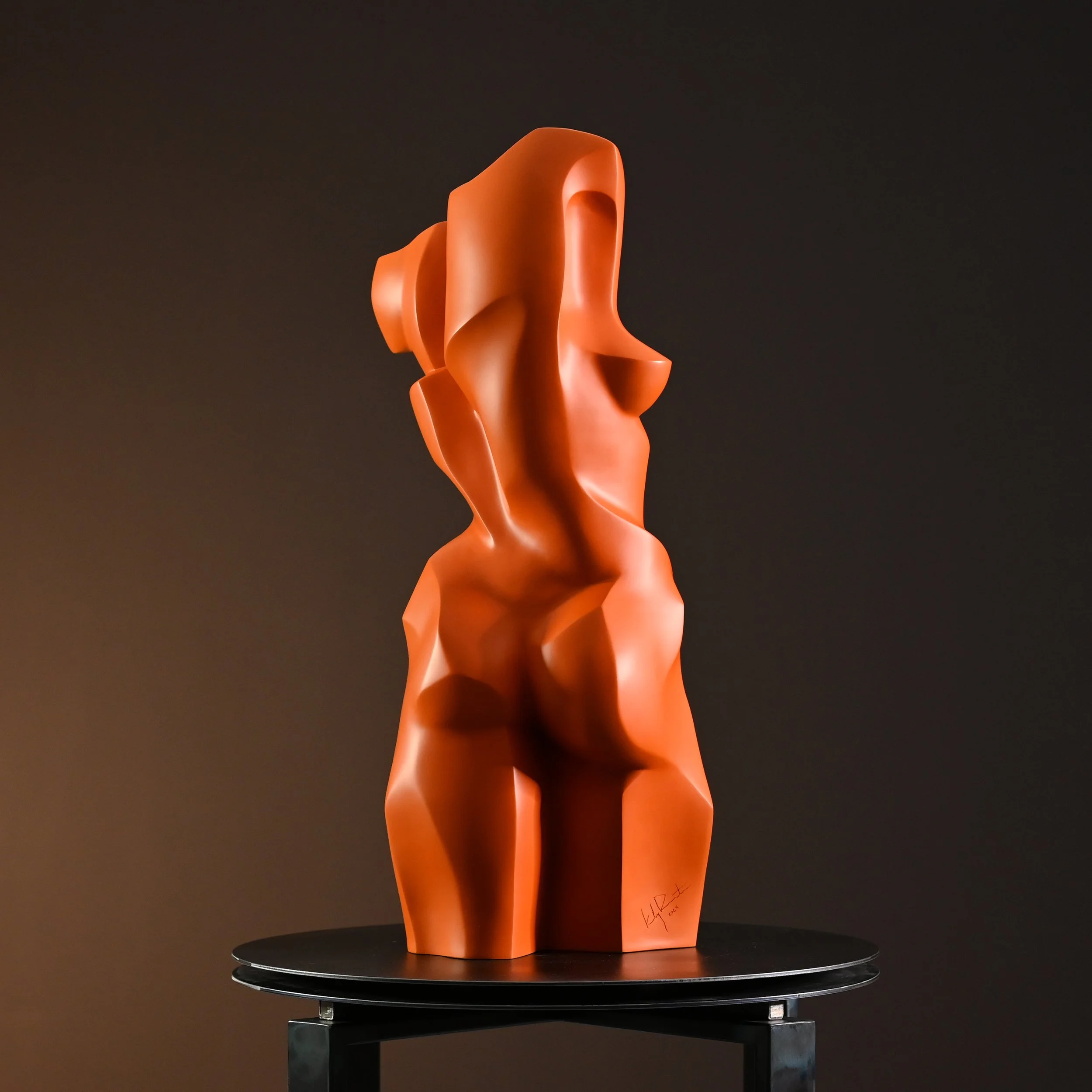 KellyRobert_Epiphany of Matter.2024.Terra Cotta e Smalto_75.5x33x27cm(2).jpg