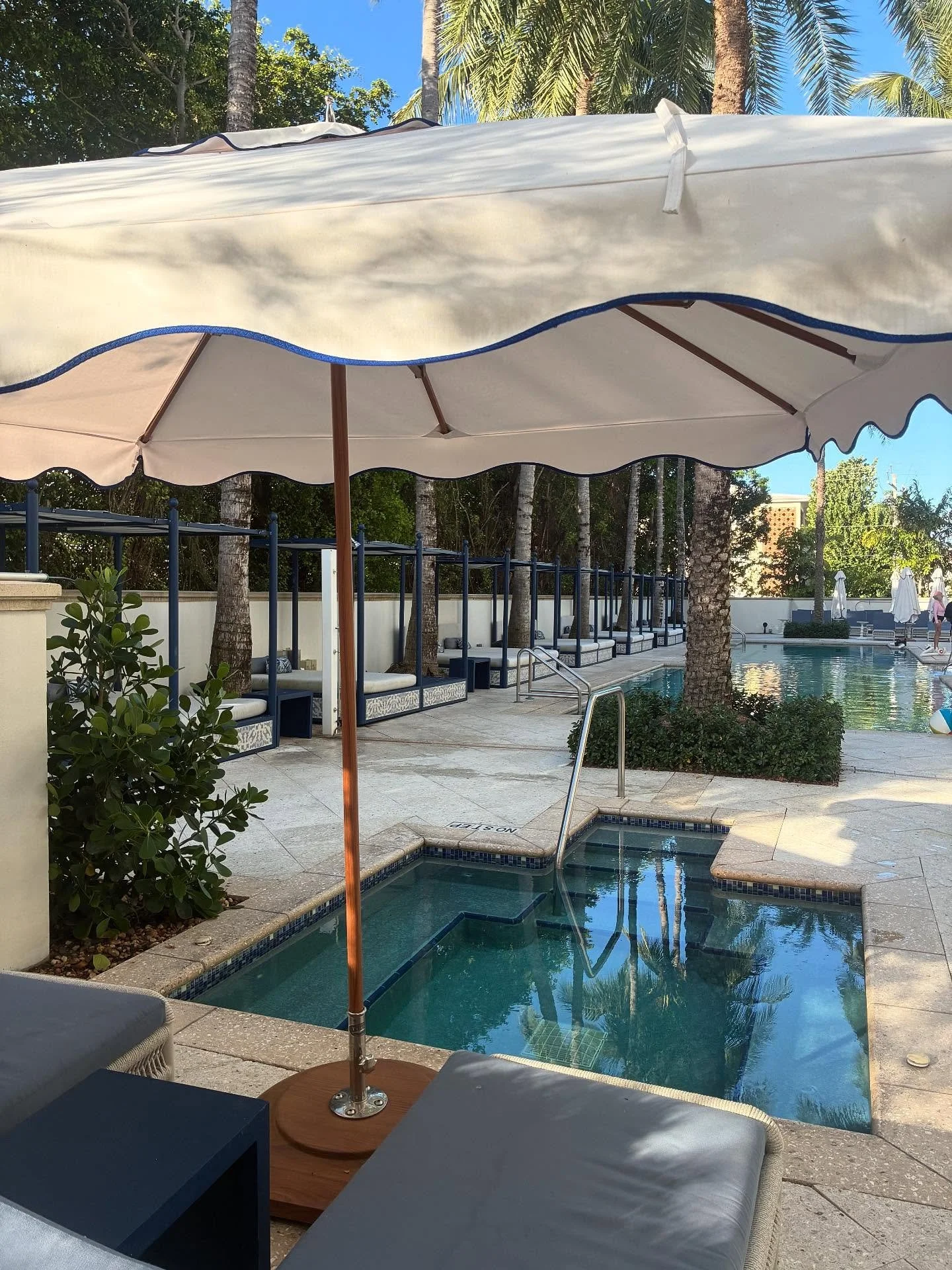 Poolside mornings are the best mornings ✨🌴