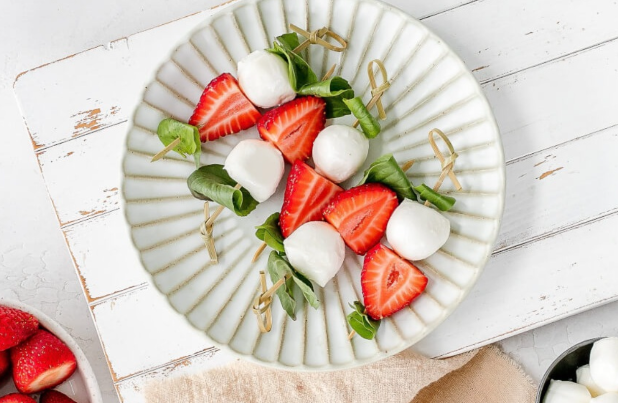 strawberrymozzarellaskewers - vita vie retreat.png