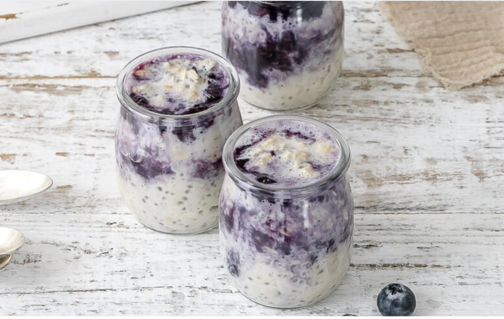 Blueberry Cheesecake Overnight Oats (Meal Prep Breakfast with 13g of Protein)