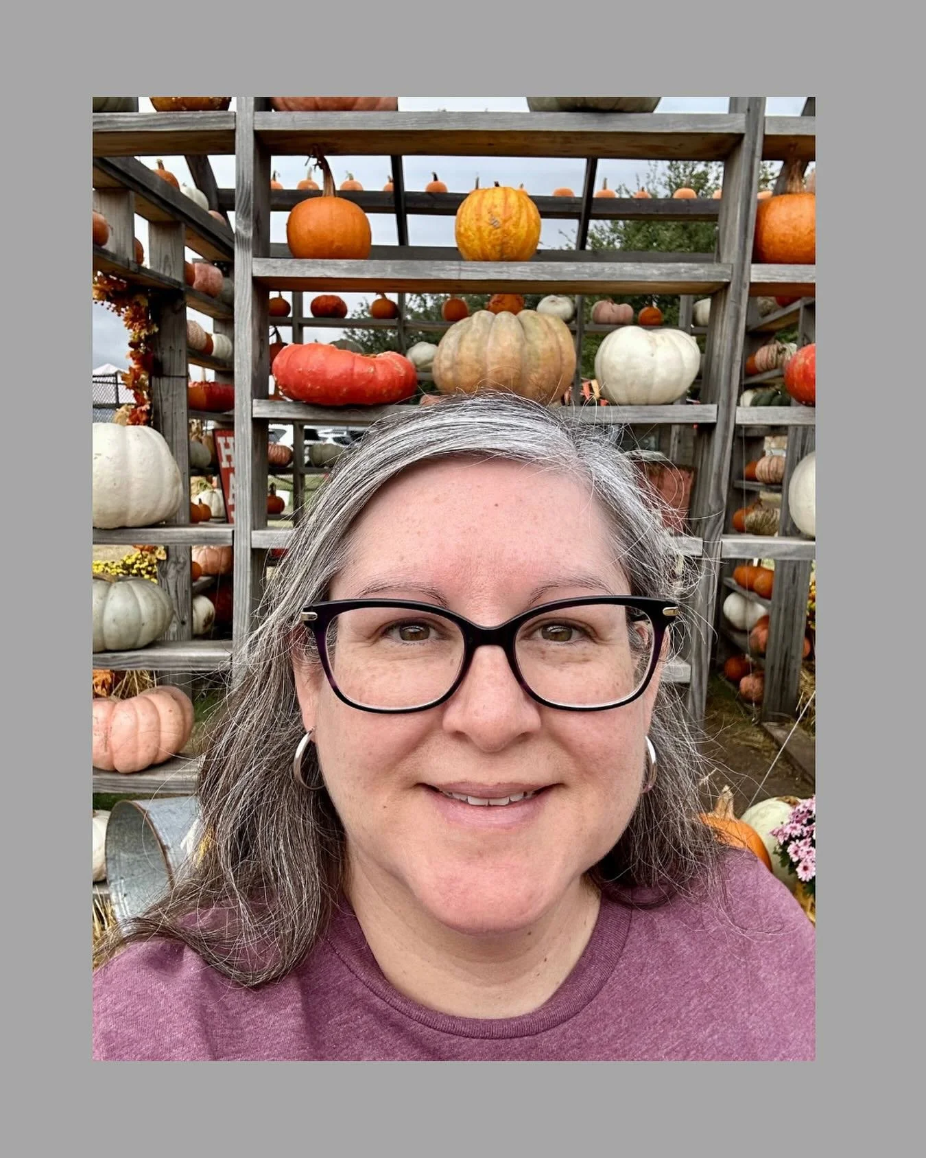 Hey there!! 👋 From one Mama to another, I see you! 

Between juggling kids, managing the home, and the holiday hustle, it can feel like clutter is taking over faster than you can keep up.

I&rsquo;m Theresa, the heart behind SDO, and I help moms dec