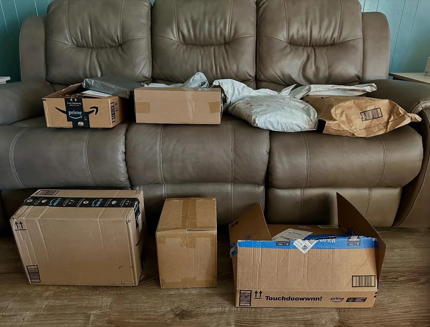 Christmas packages starting to roll in? Don&rsquo;t wait for the last one to arrive before you get organized. Here&rsquo;s a few quick tips to help you stay on top of things:

&bull; Check for any damage and ensure the sizes are correct 
&bull; Mark 