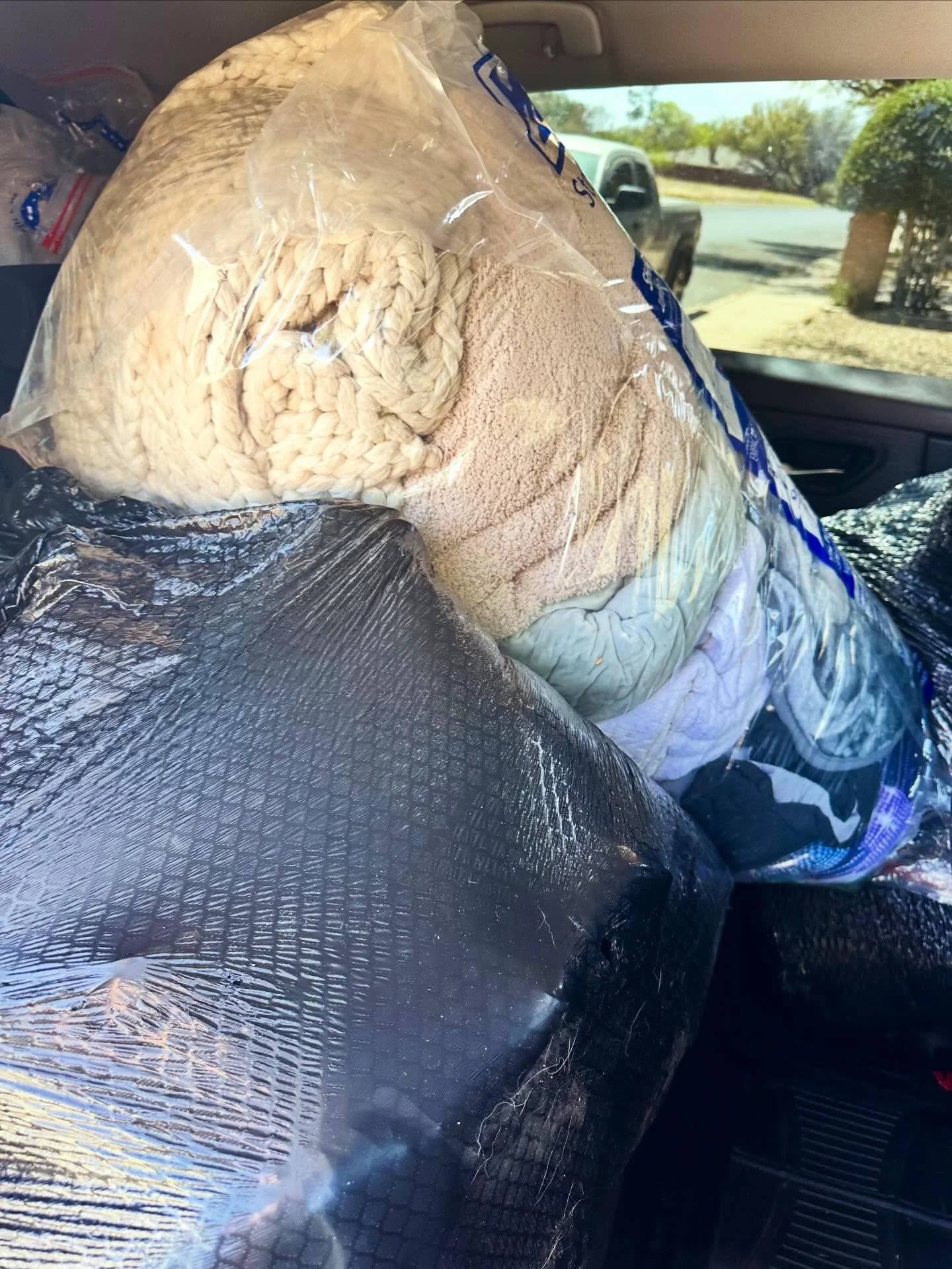 One carload of donations after a session is pretty typical, but TWO? That&rsquo;s a major win! 🙌🏼

One of the most common questions is, &ldquo;How long will this take?&rdquo; The truth is, it depends on how ready you are to let things go. The more 