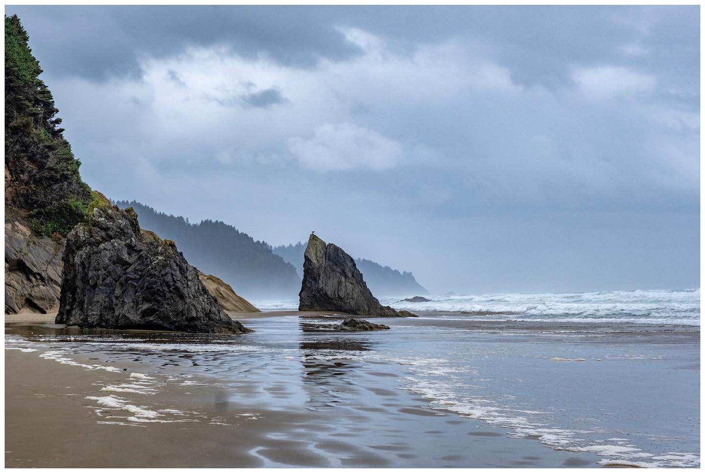 Time has yielded a fresh perspective on some old shots from last year&rsquo;s trip to Oregon. 
#bythewater #oregoncoast #exploreyourworld #pnw #pnwadventures #pnwonderland #traveltheworld #travelbug #travelphotography #travelgram #visitoregon #explor